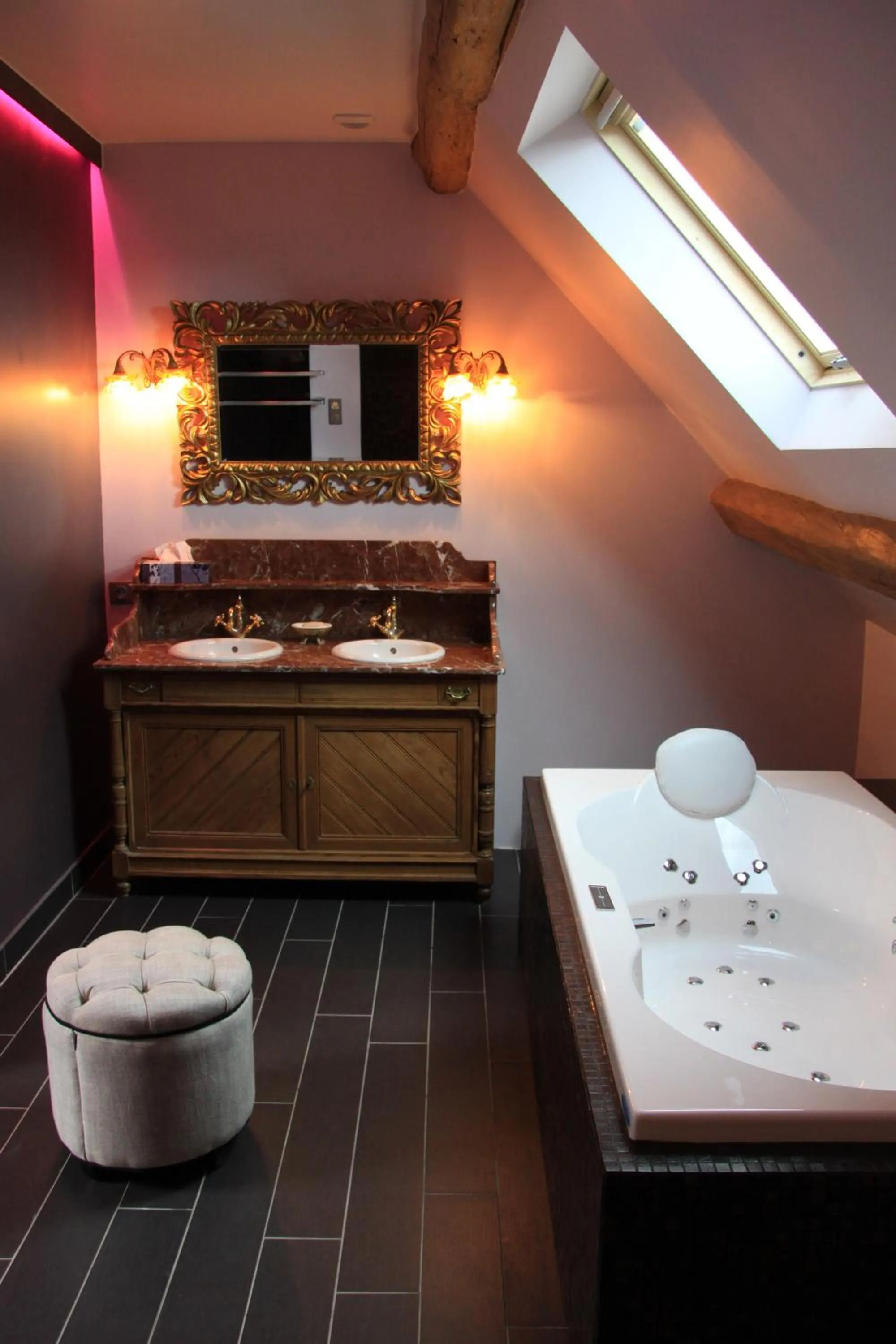 Hot Tub in L'Hibernie