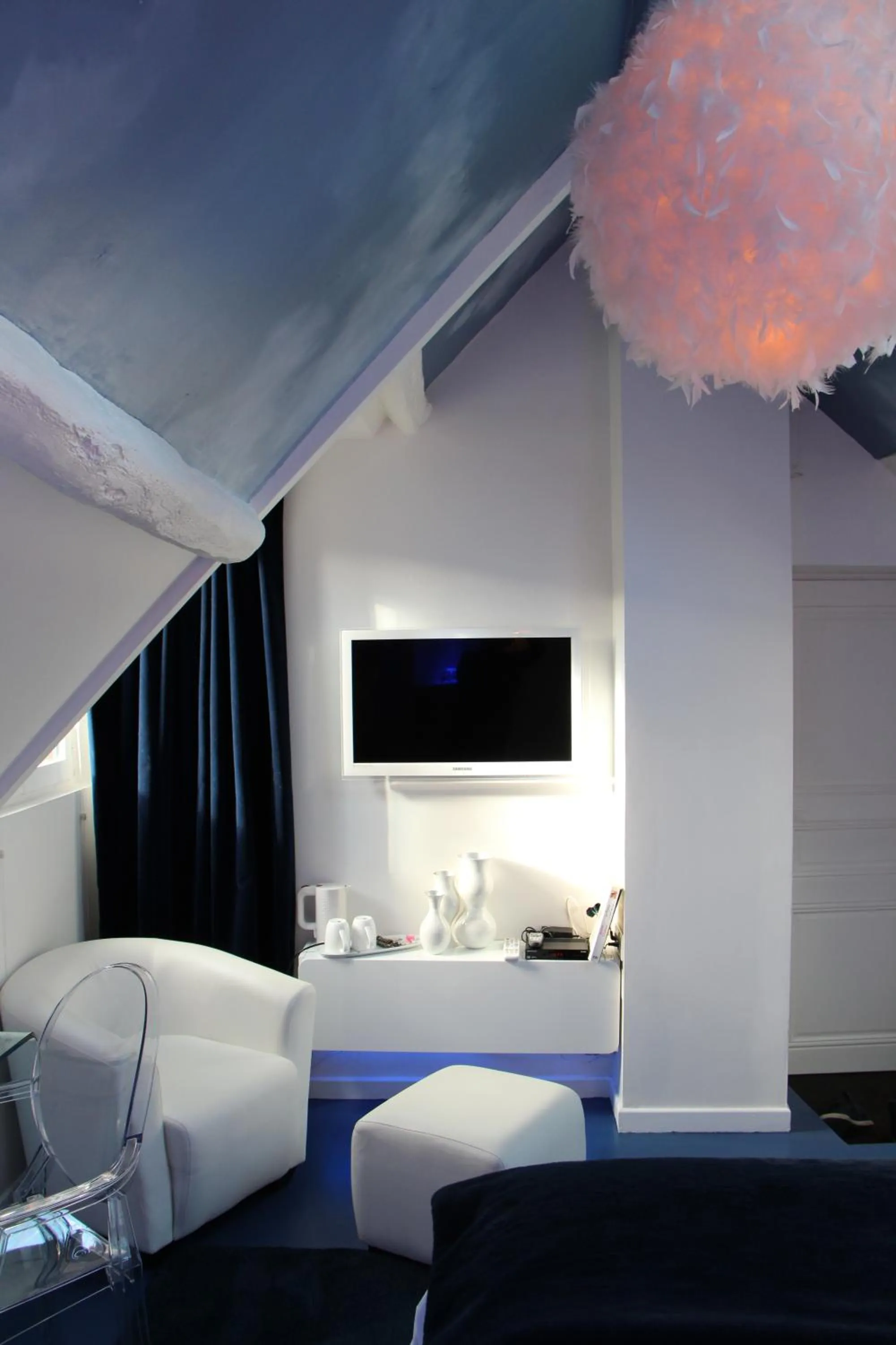 Photo of the whole room in L'Hibernie