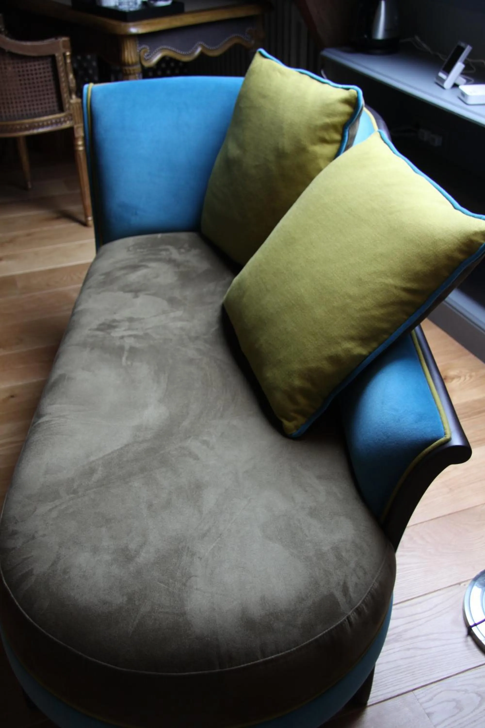 Decorative detail in L'Hibernie