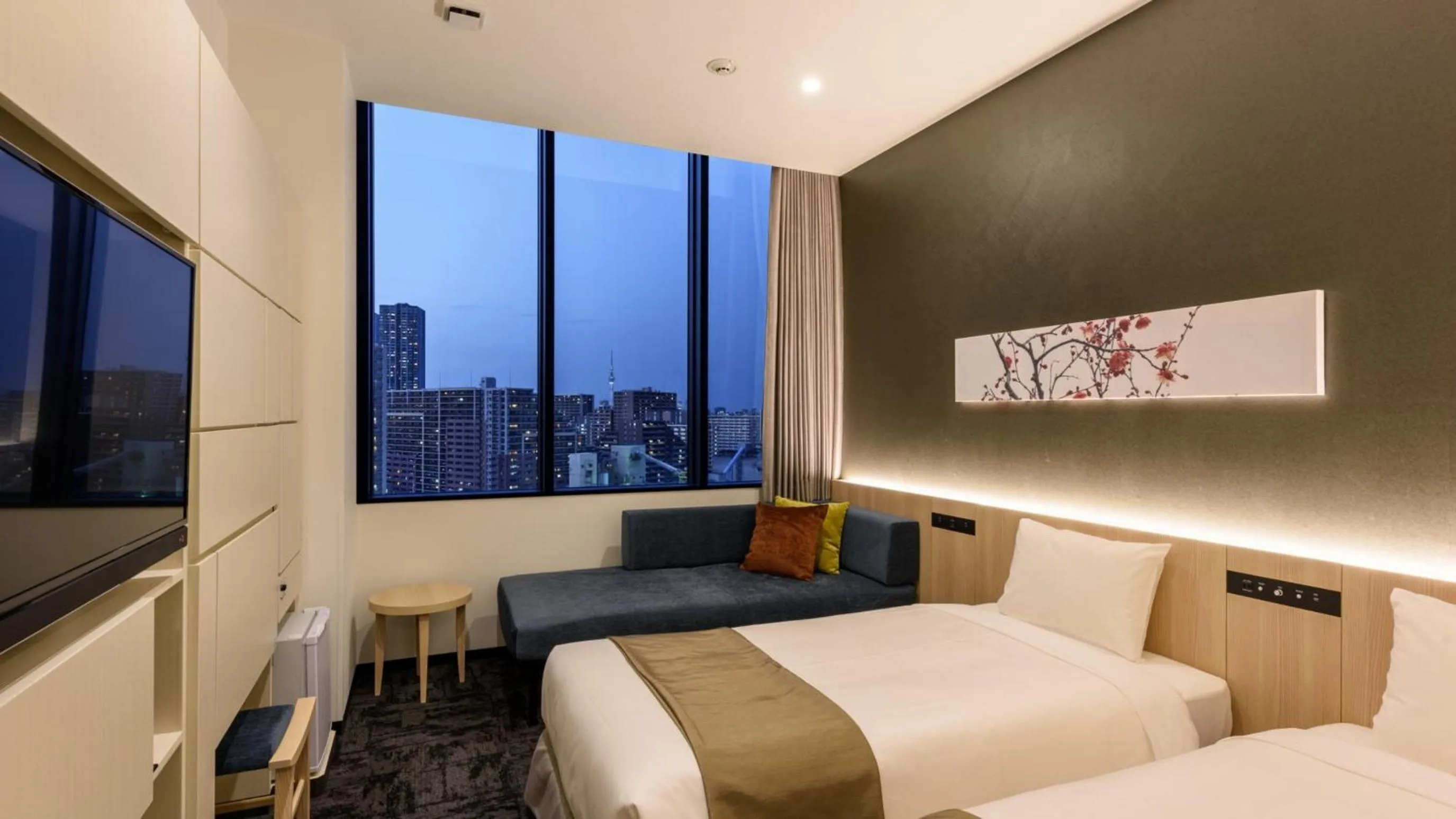 Photo of the whole room, Bed in hotel MONday Premium TOYOSU