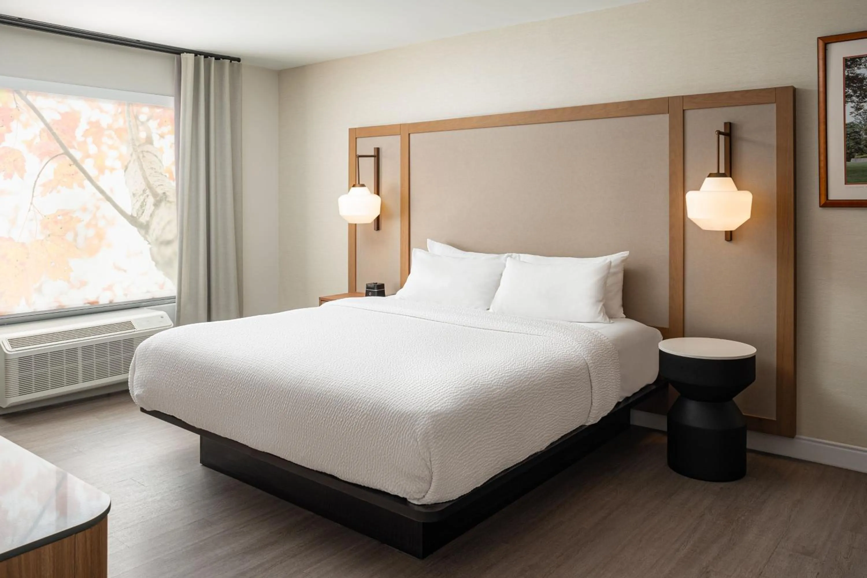 Photo of the whole room, Bed in Fairfield Inn & Suites by Marriott Lexington Georgetown/College Inn