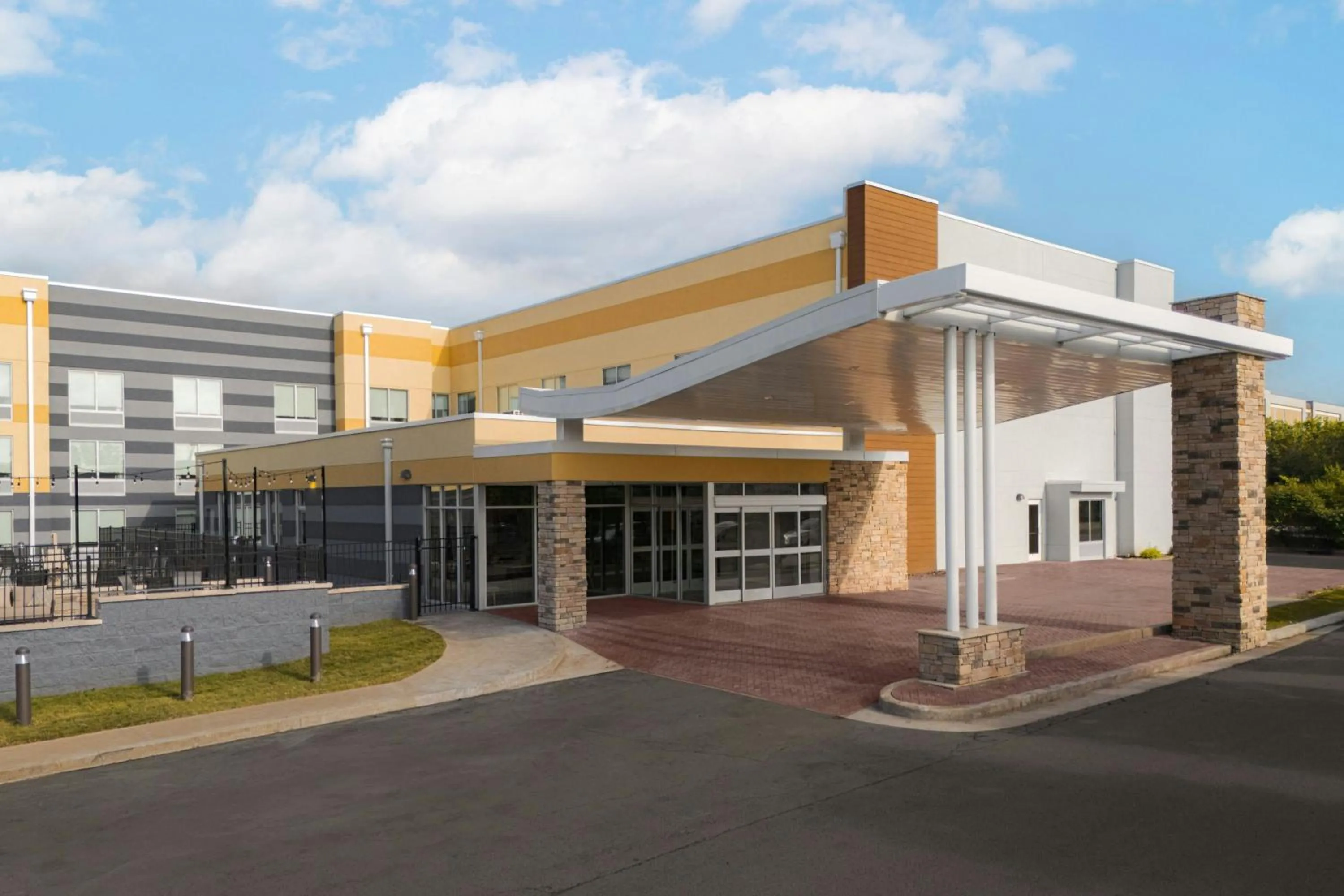 Property building in Fairfield Inn & Suites by Marriott Lexington Georgetown/College Inn