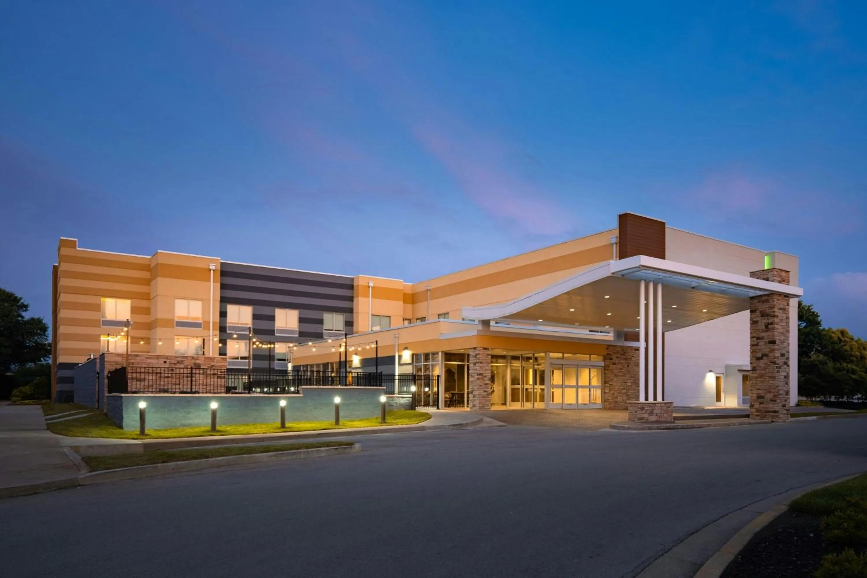 Property building in Fairfield Inn & Suites by Marriott Lexington Georgetown/College Inn