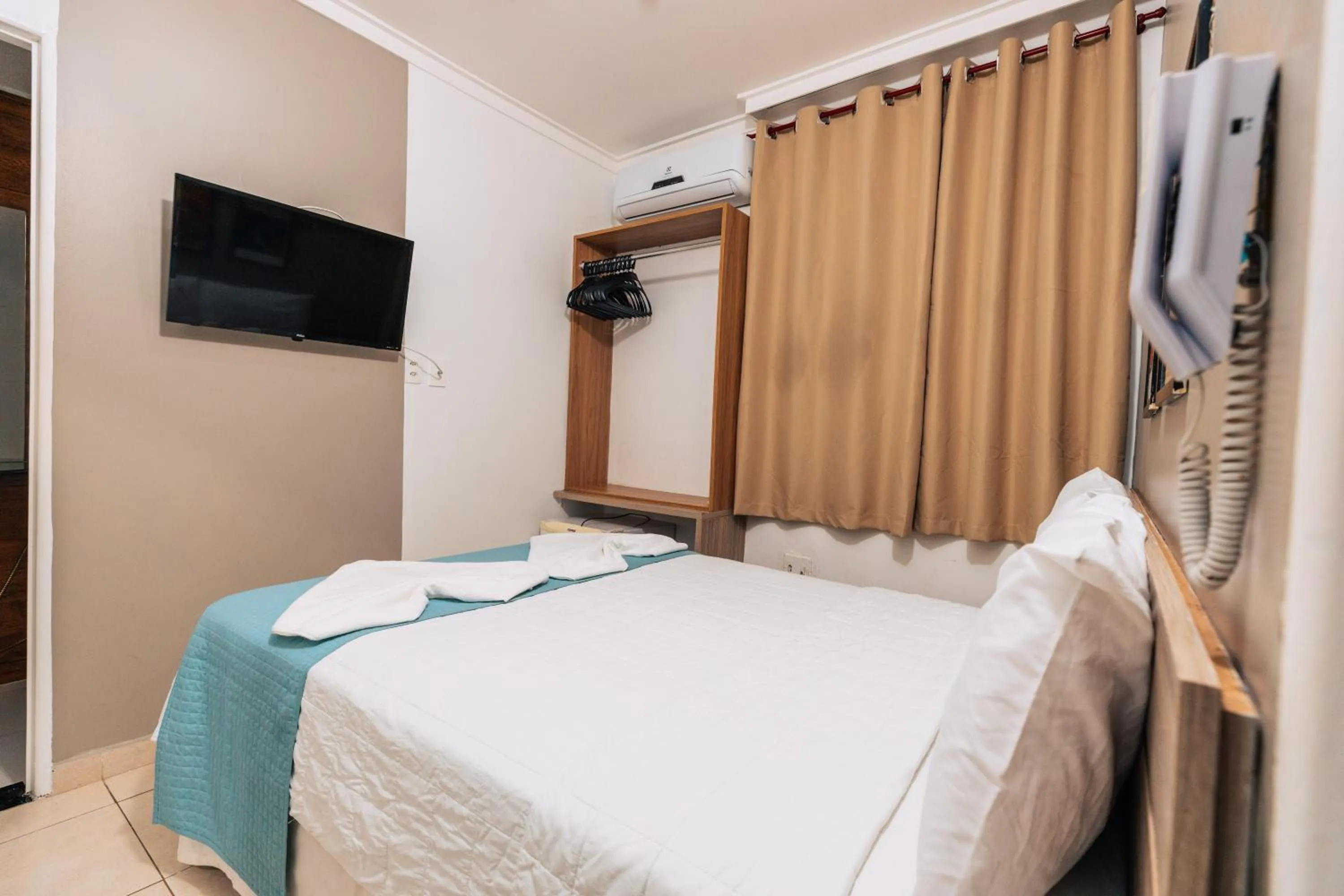 Photo of the whole room, Bed in Pousada Capital das Águas