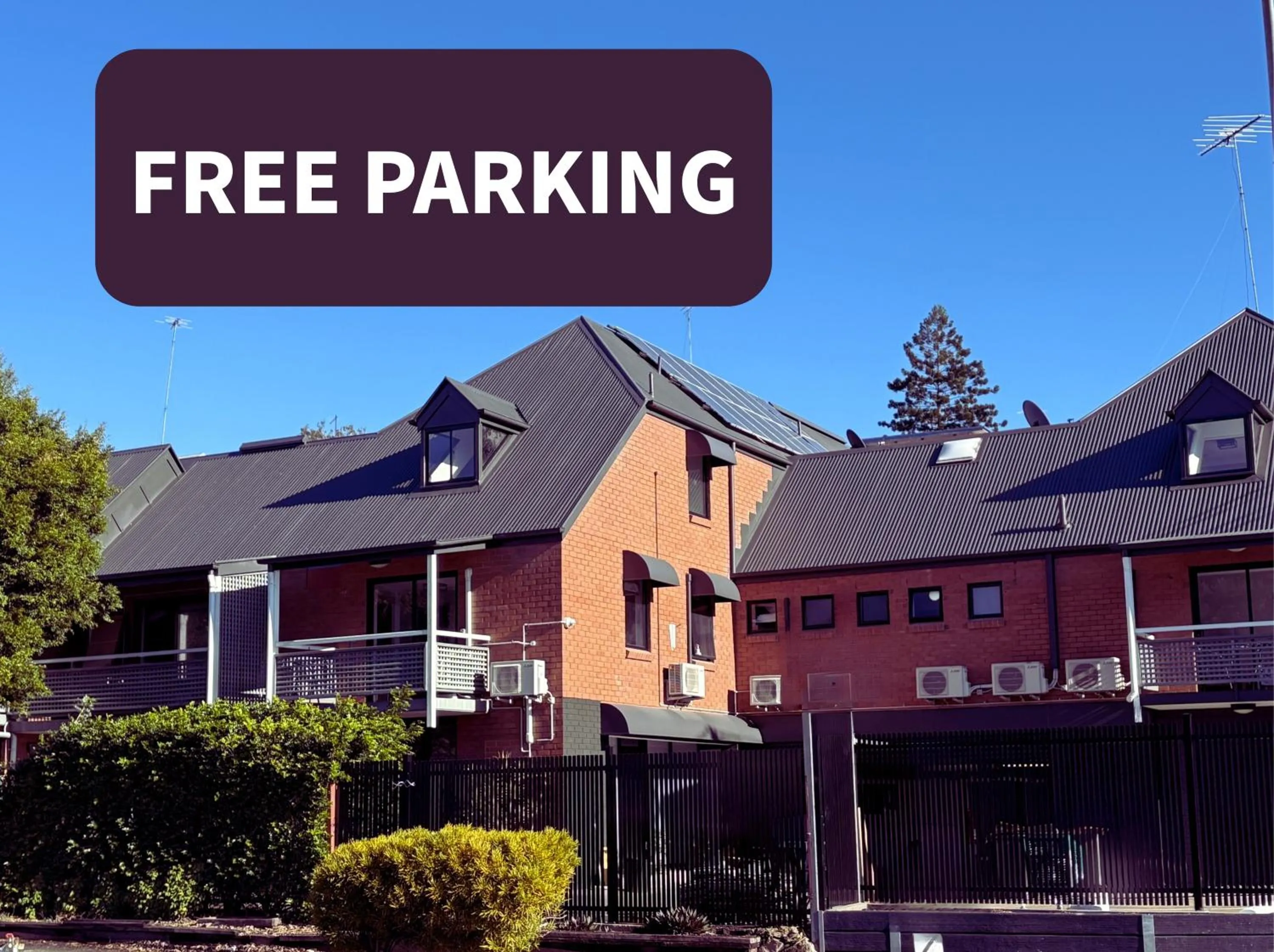 Property building in Spring Hill Inn