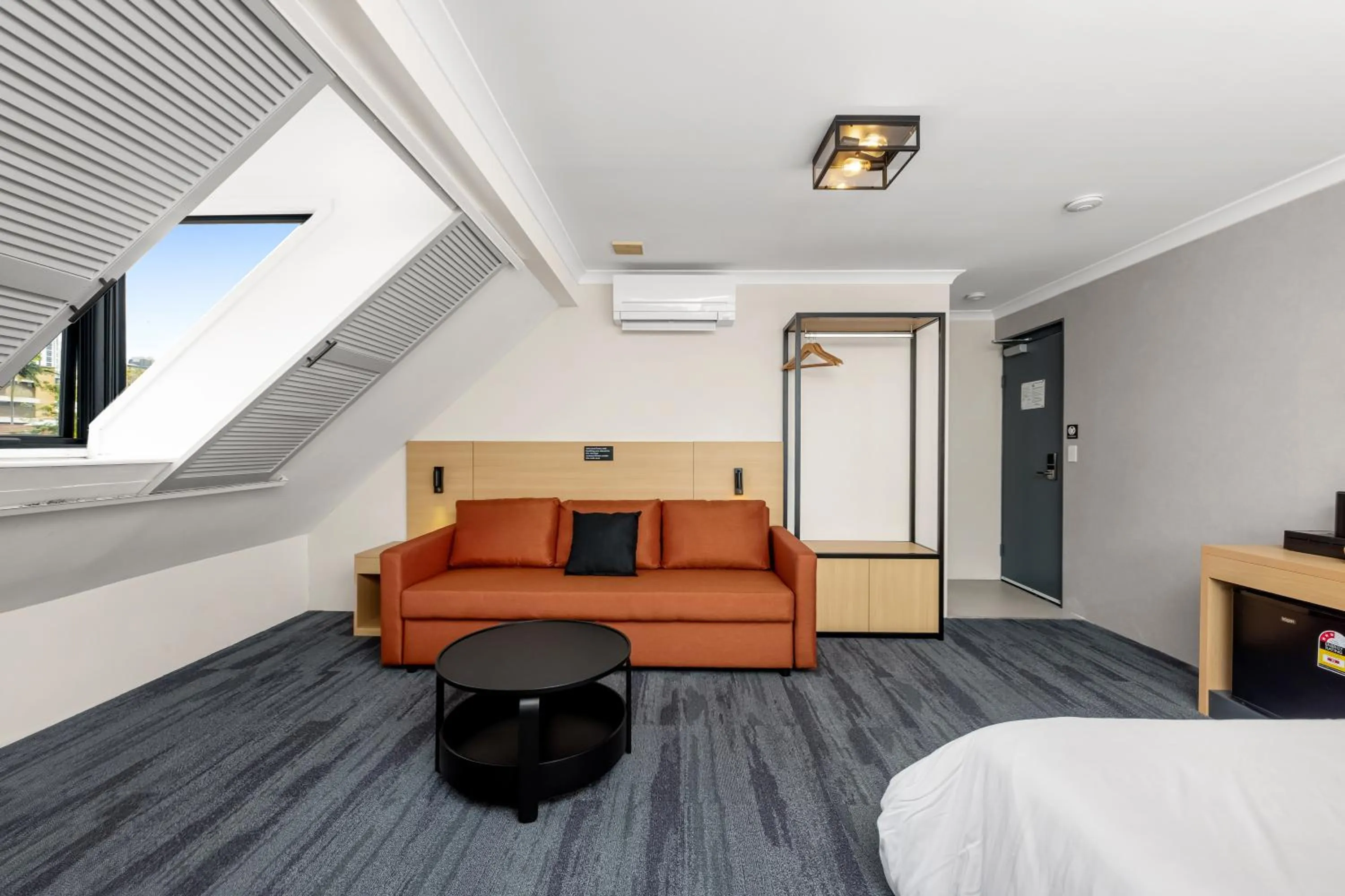 Bedroom, Bed in Spring Hill Inn