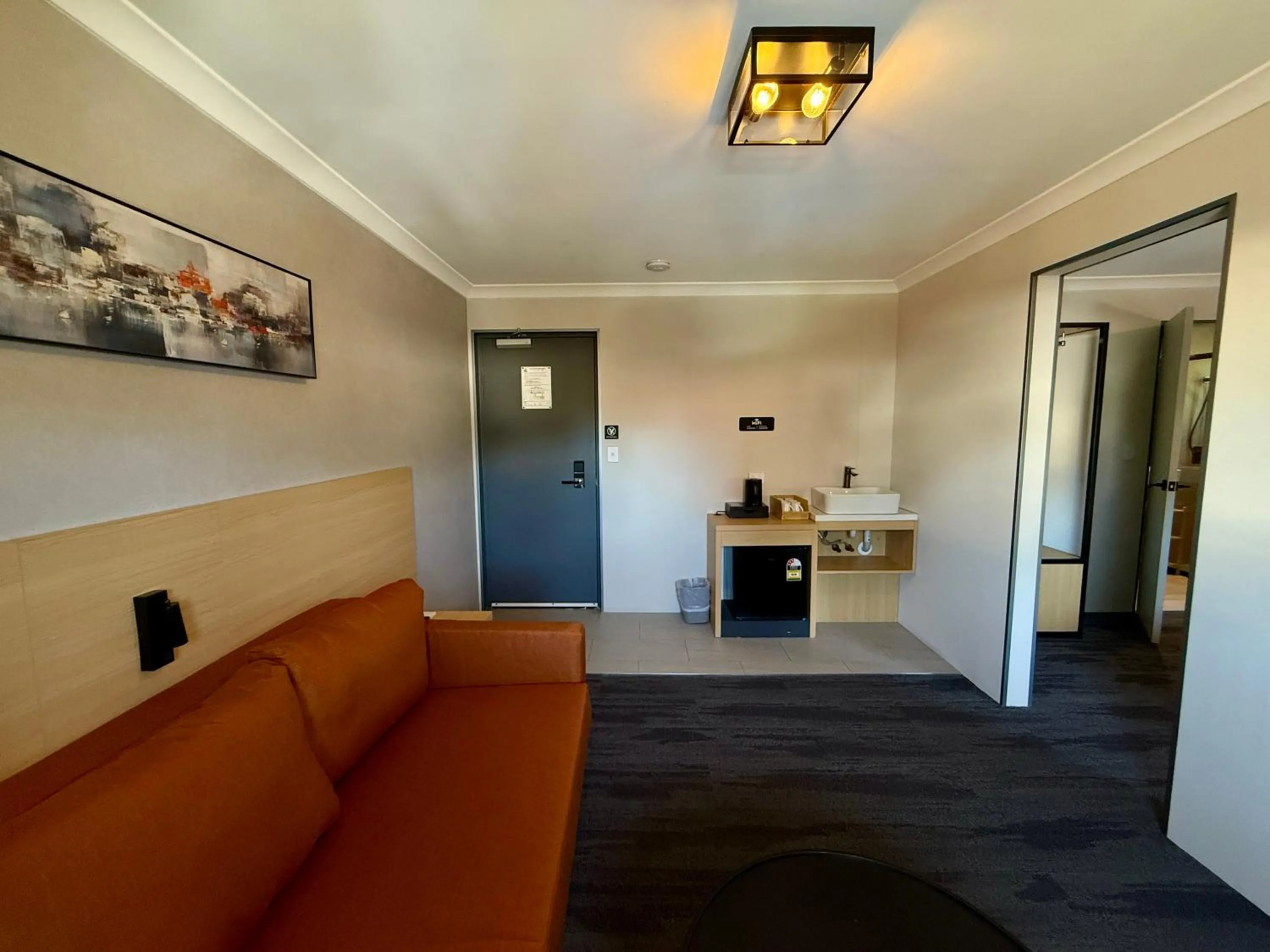 Living room in Spring Hill Inn