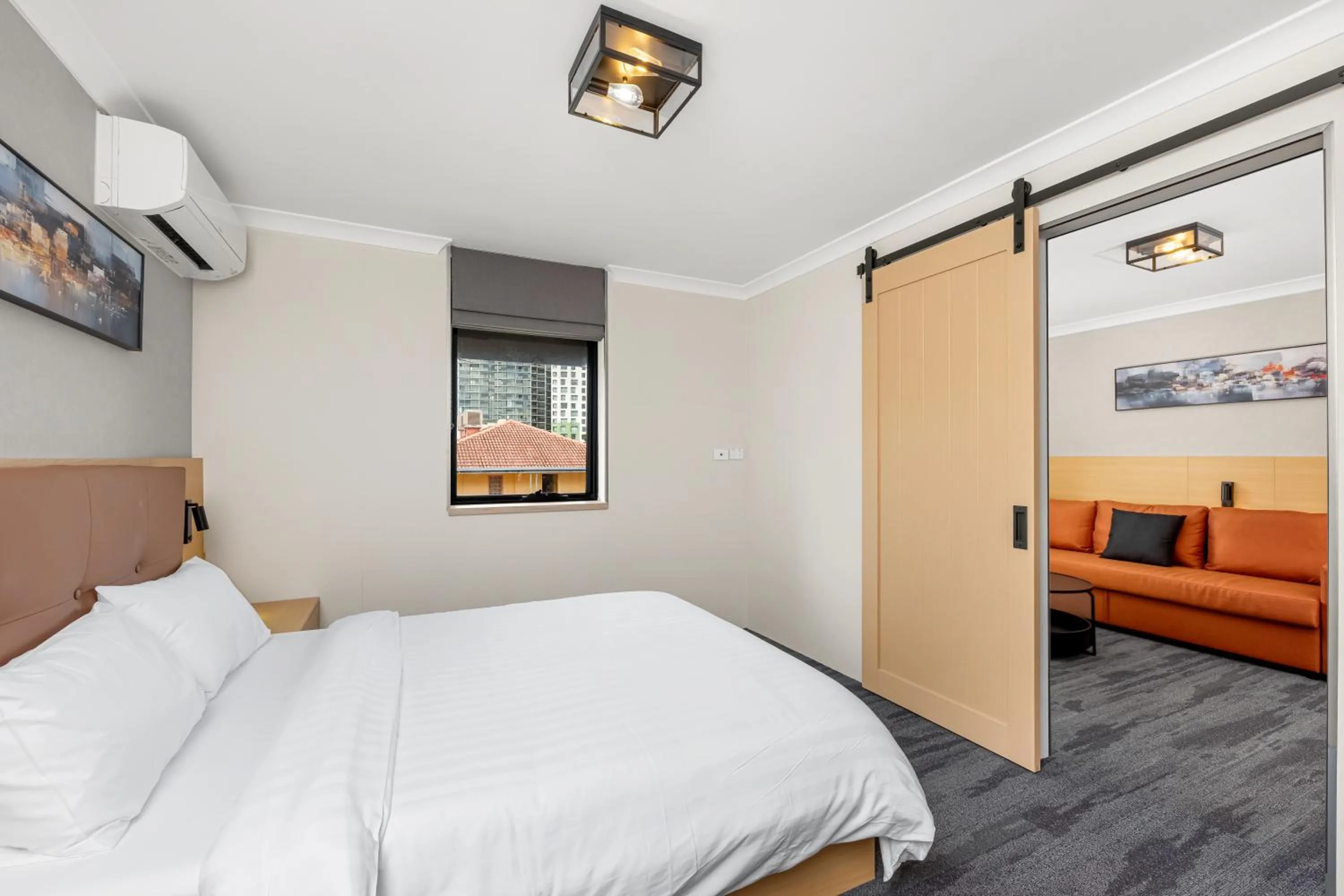 Bed in Spring Hill Inn