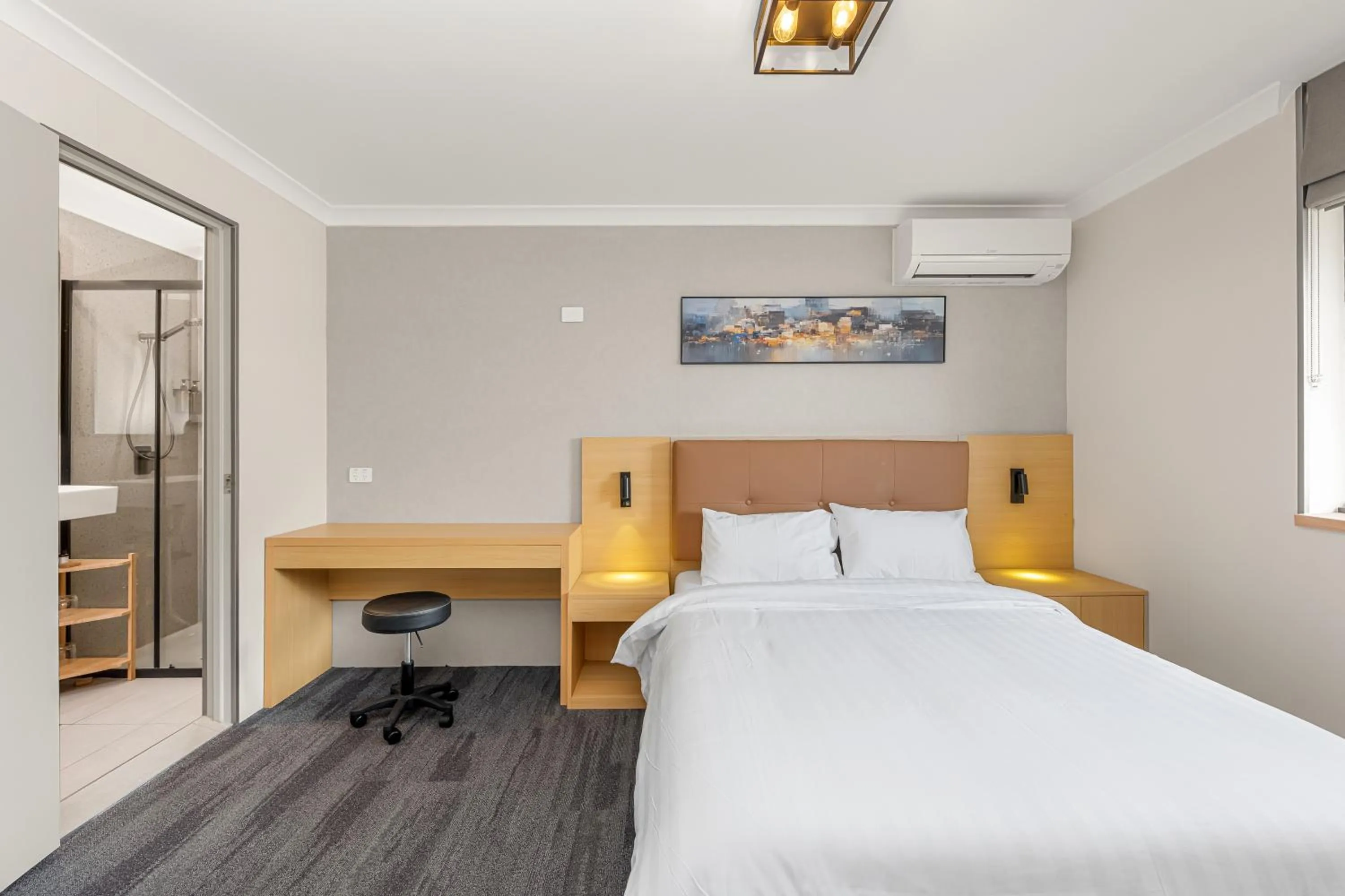 Bed in Spring Hill Inn