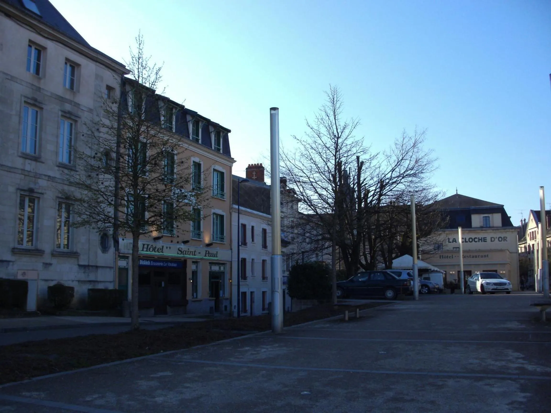 Facade/entrance in Hotel Bar Restaurant Saint Paul