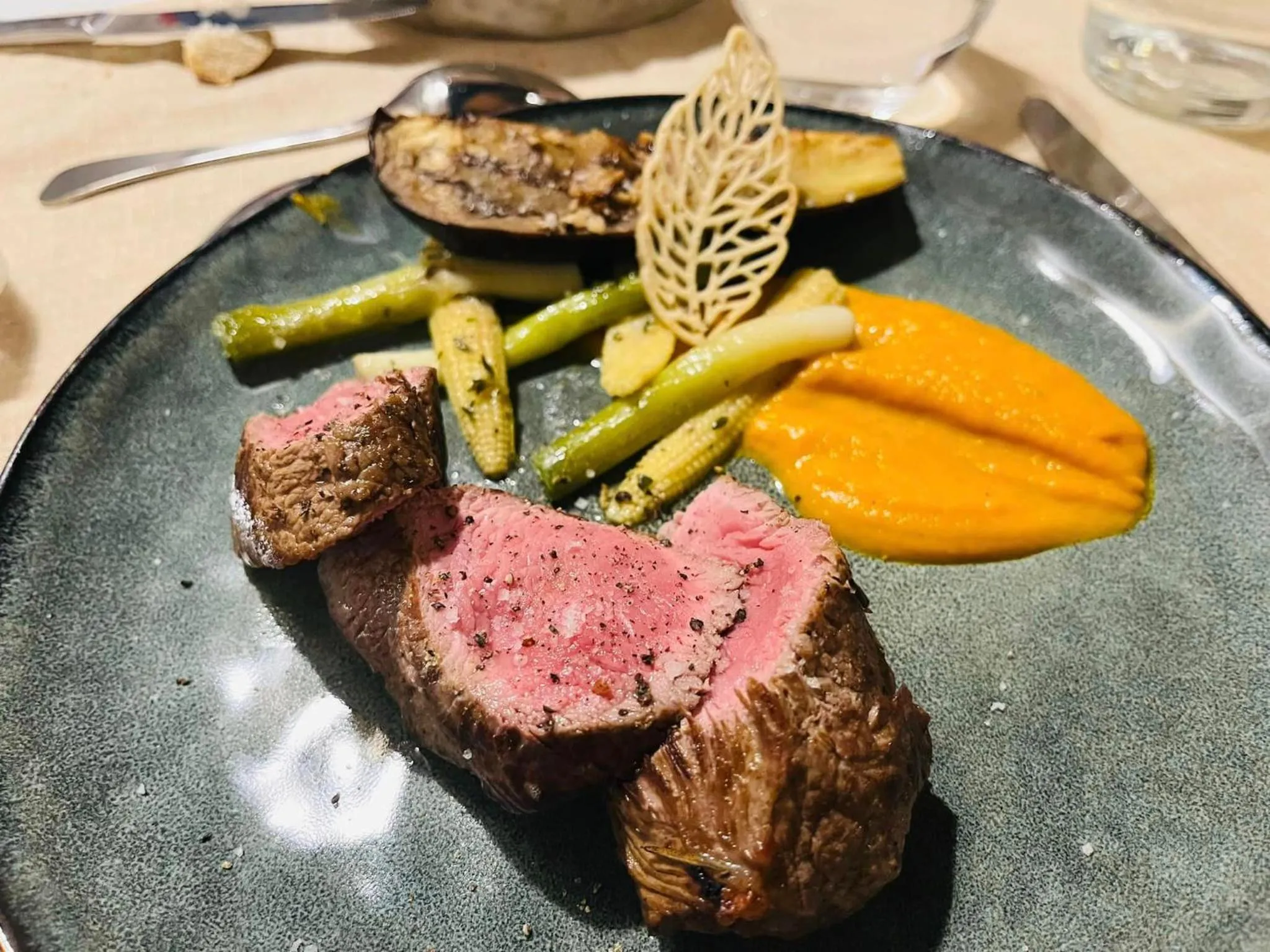 Restaurant/places to eat in Hotel Bar Restaurant Saint Paul