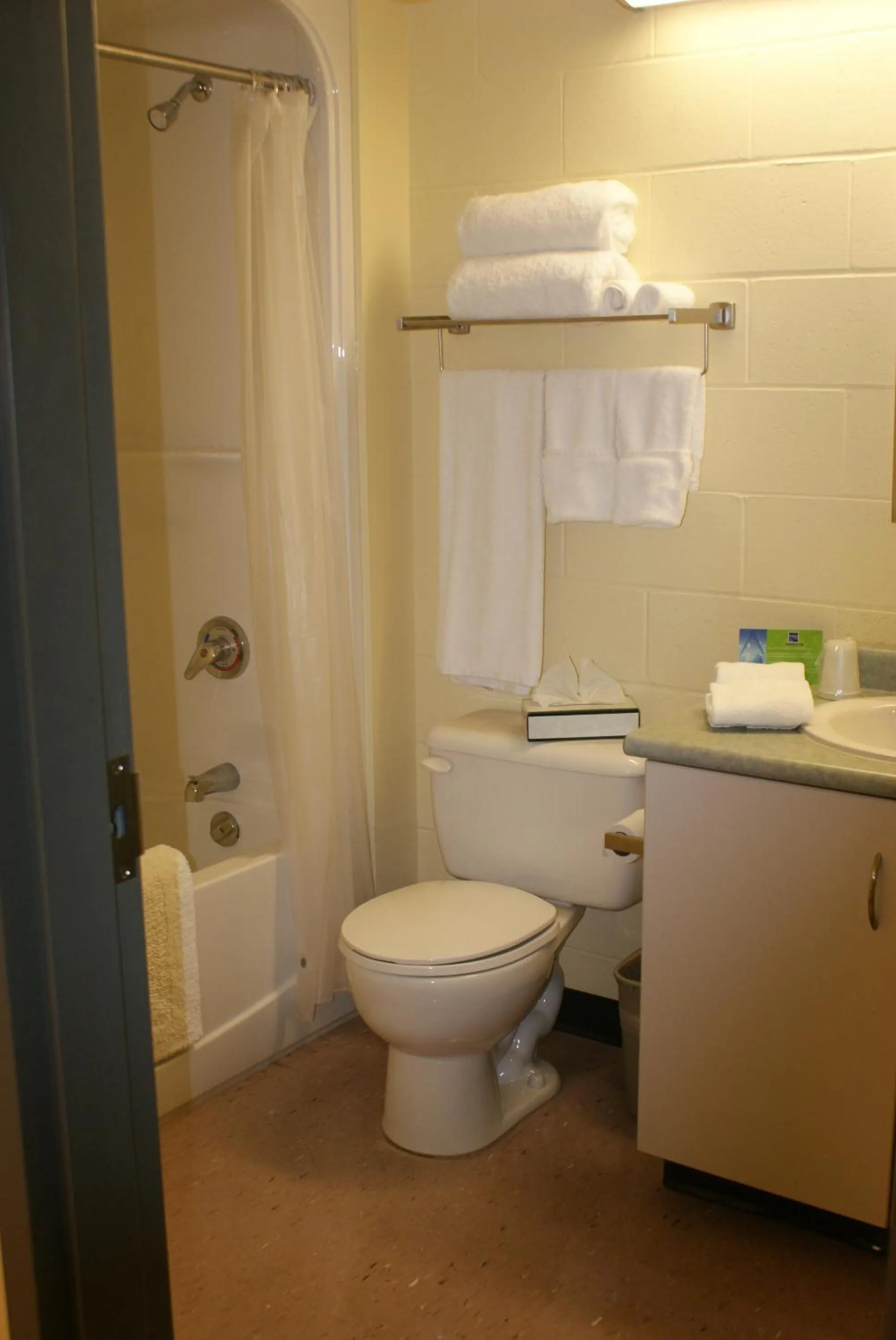 Residence & Conference Centre - Sudbury West