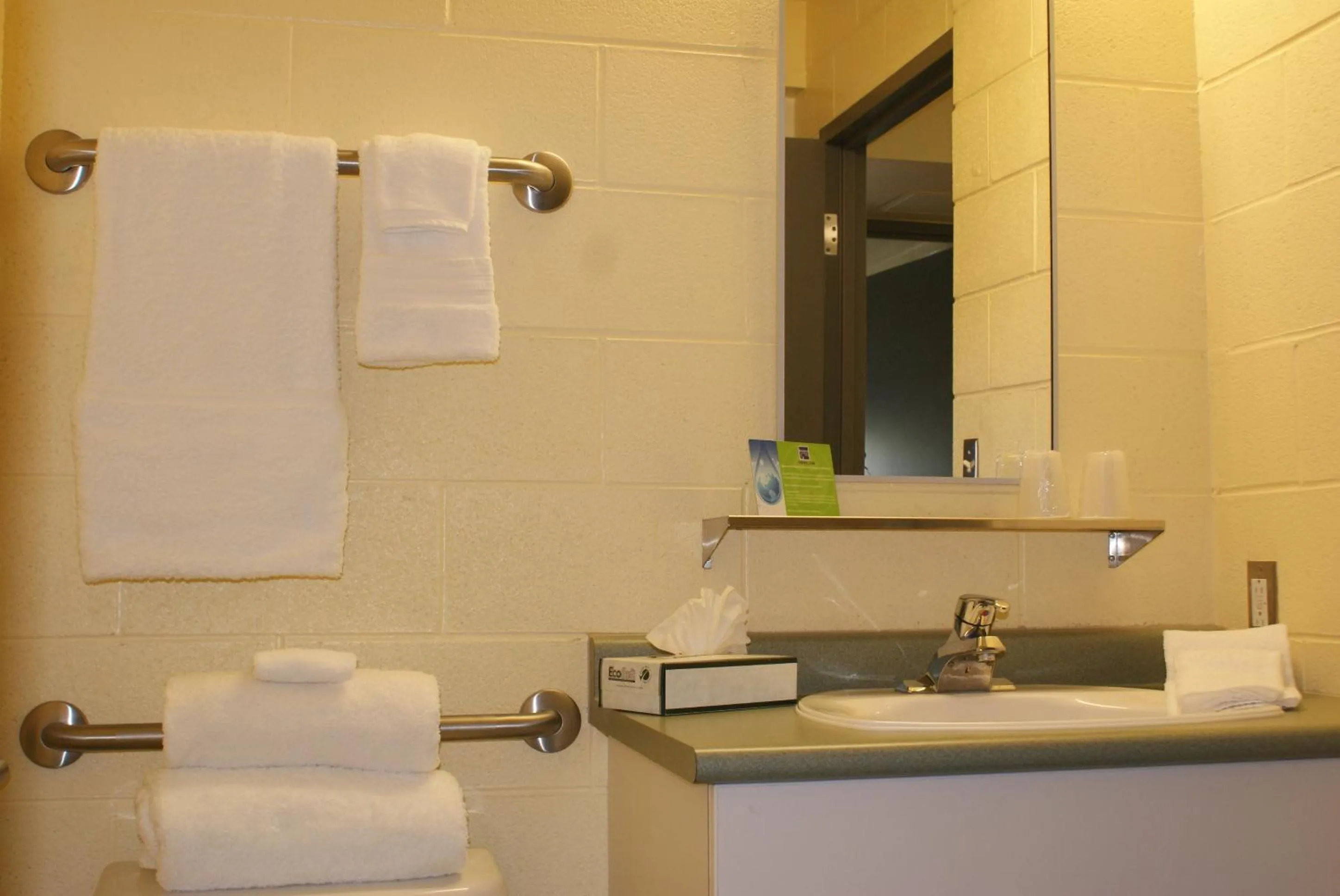 Residence & Conference Centre - Sudbury West