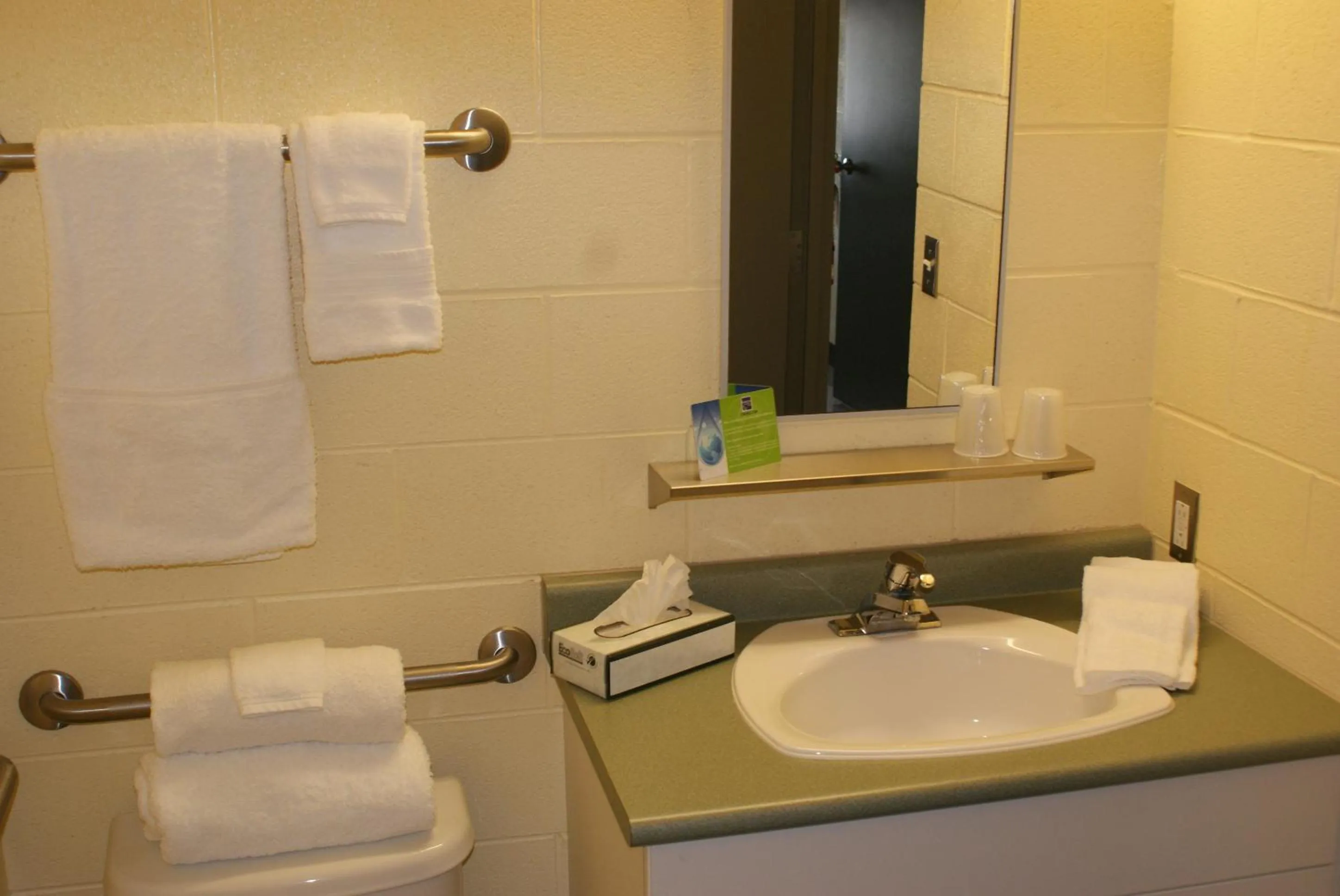 Residence & Conference Centre - Sudbury West