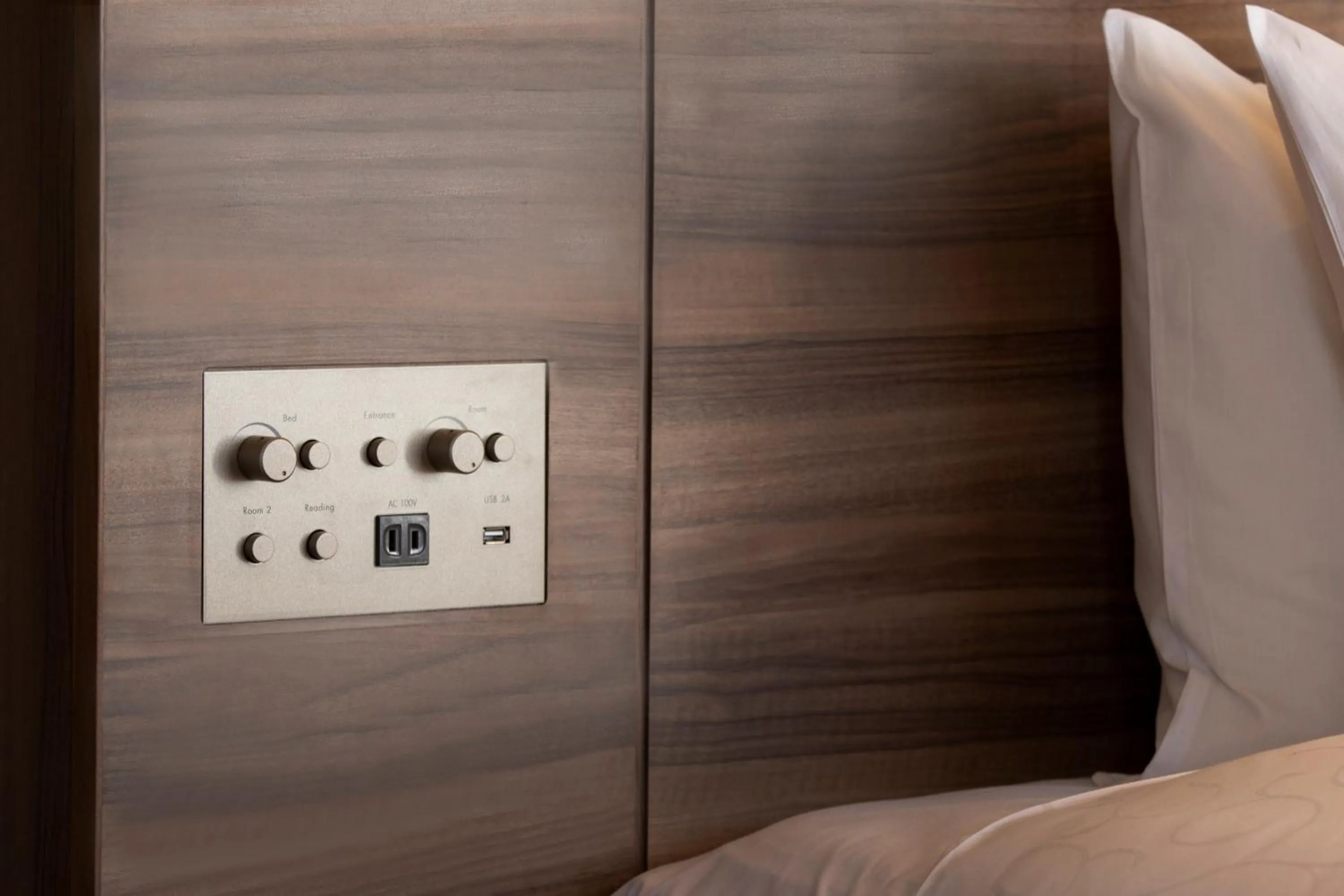 Bed in karaksa hotel premier Tokyo Ginza