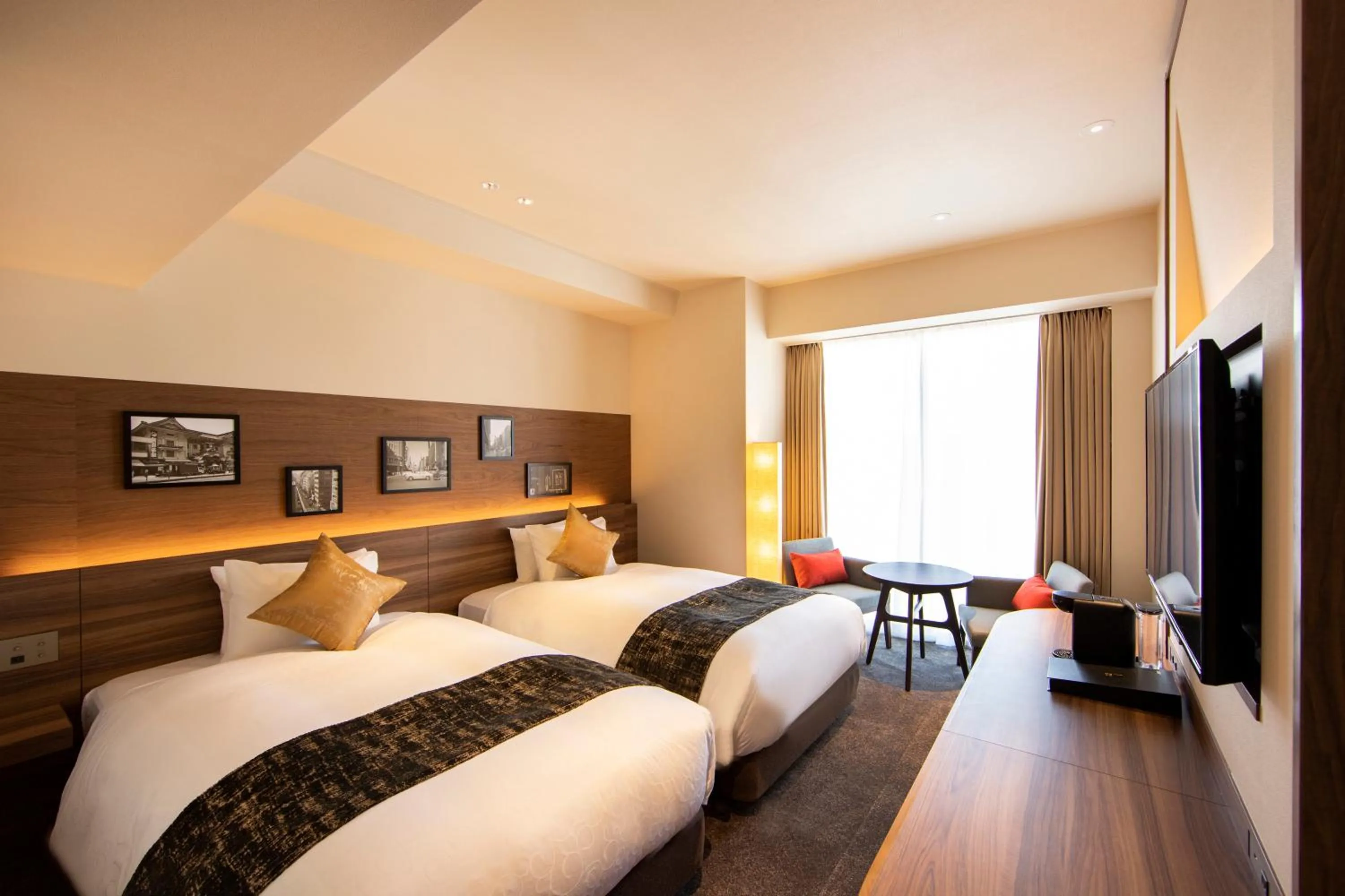 Photo of the whole room, Bed in karaksa hotel premier Tokyo Ginza