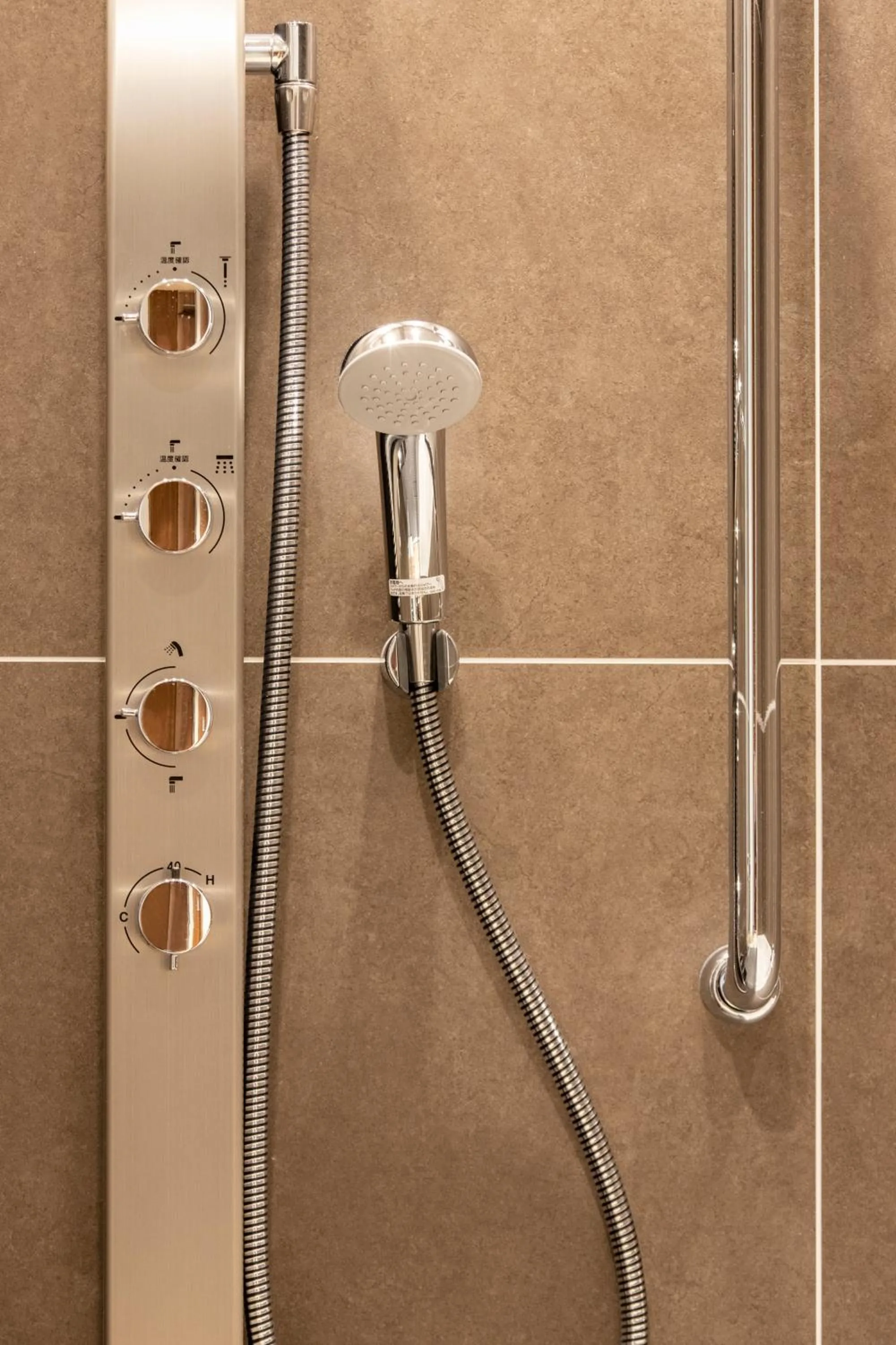 Shower in karaksa hotel premier Tokyo Ginza