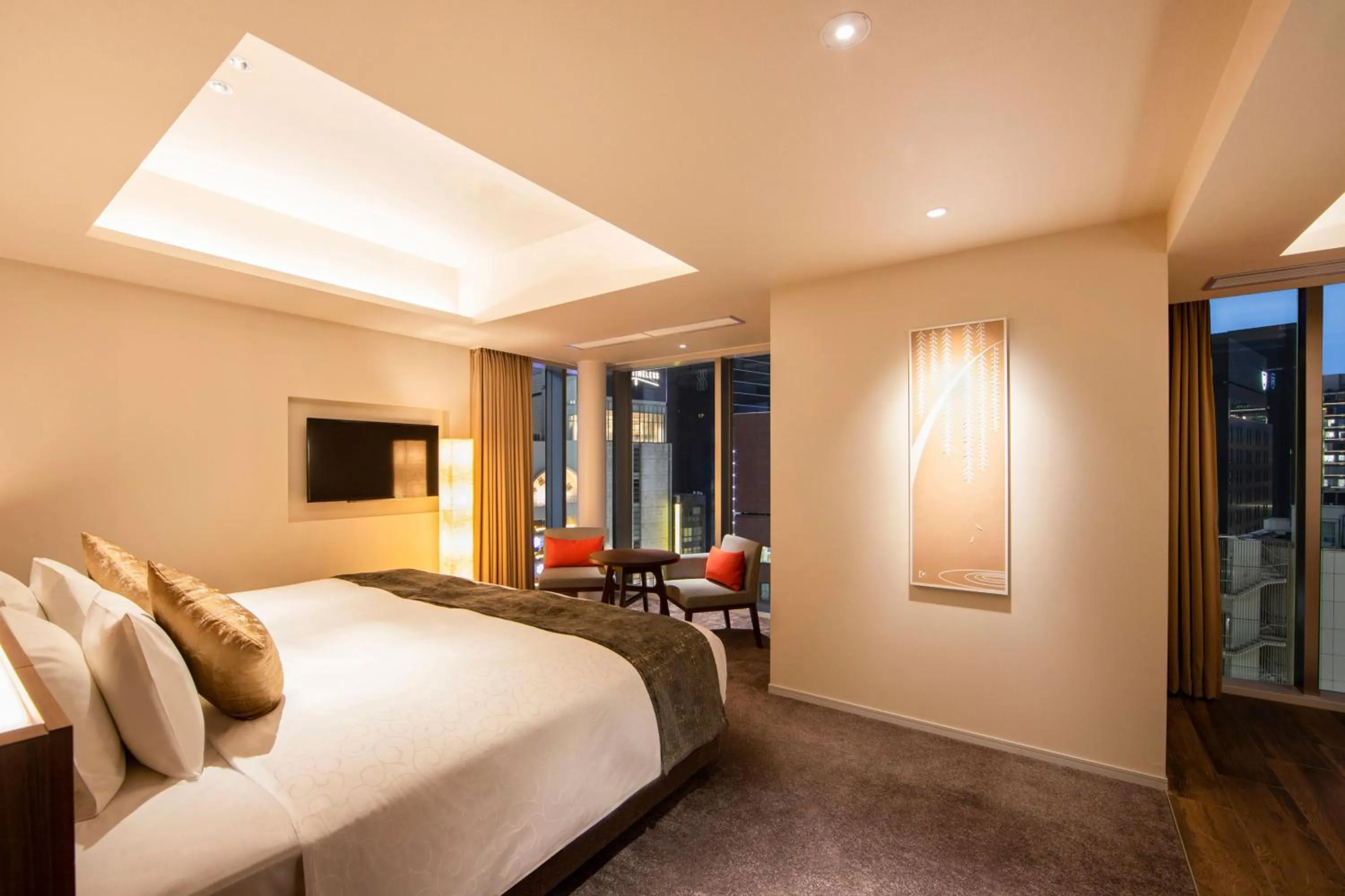 Photo of the whole room, Bed in karaksa hotel premier Tokyo Ginza