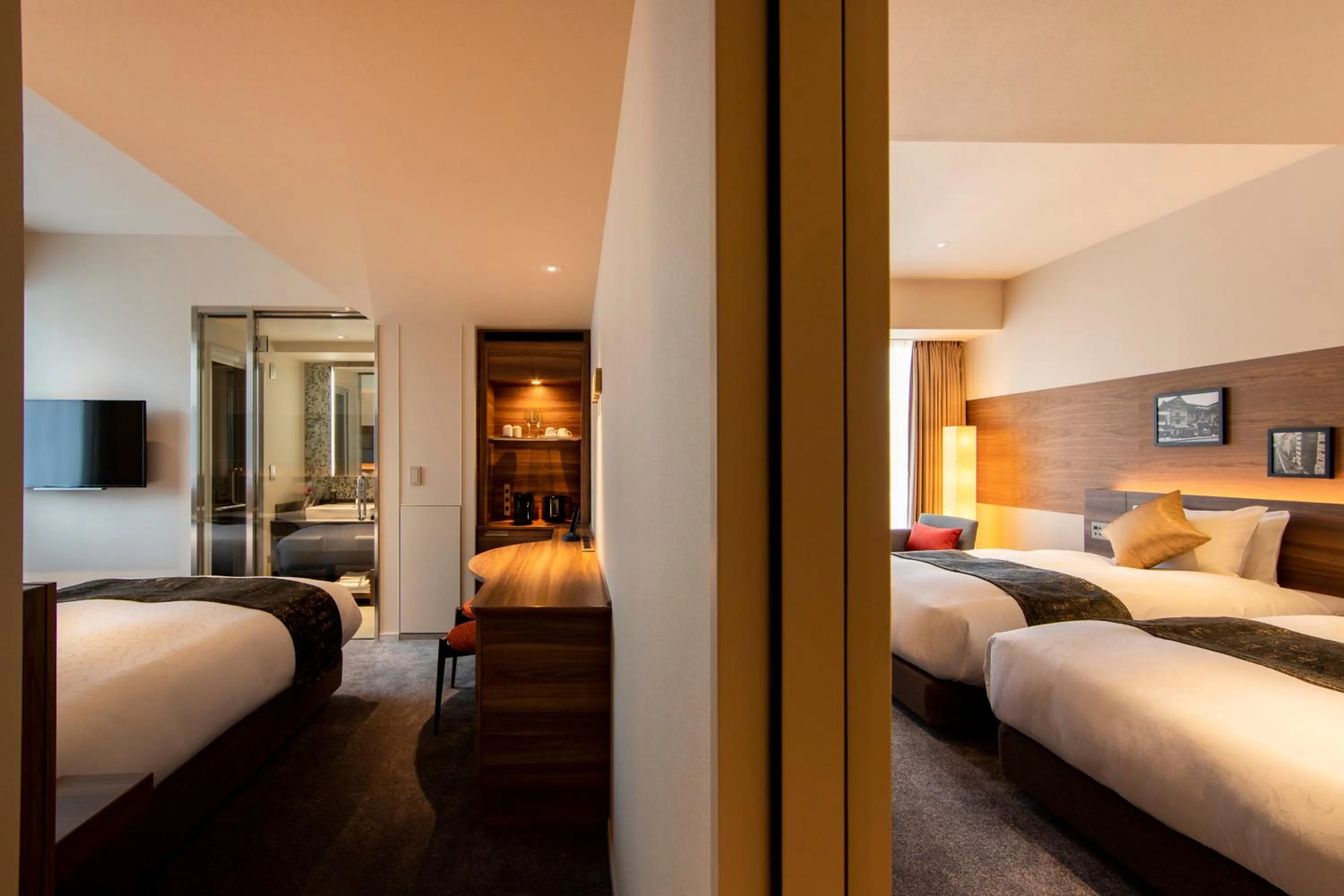 Photo of the whole room, Bed in karaksa hotel premier Tokyo Ginza