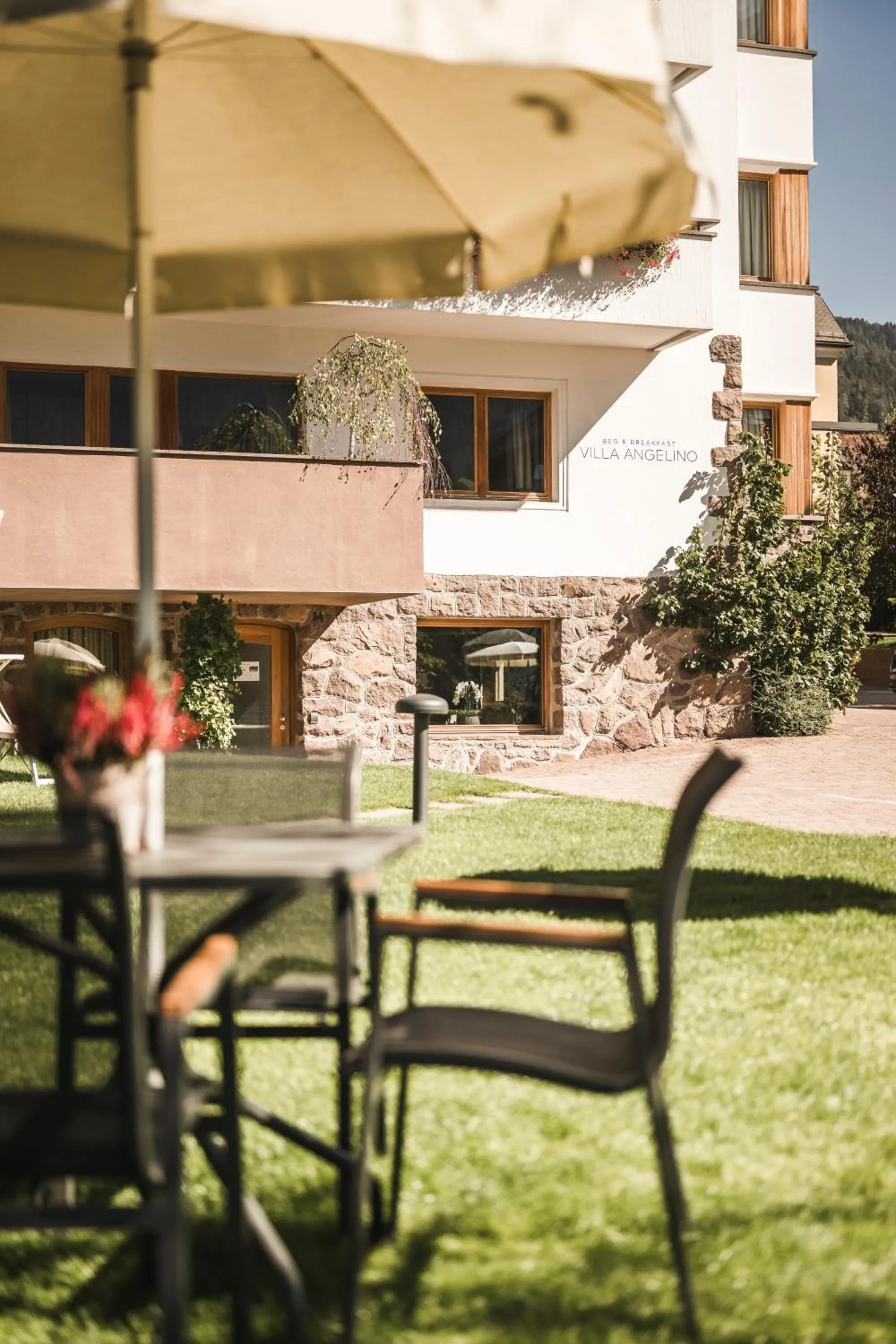 Facade/entrance in B&B Villa Angelino