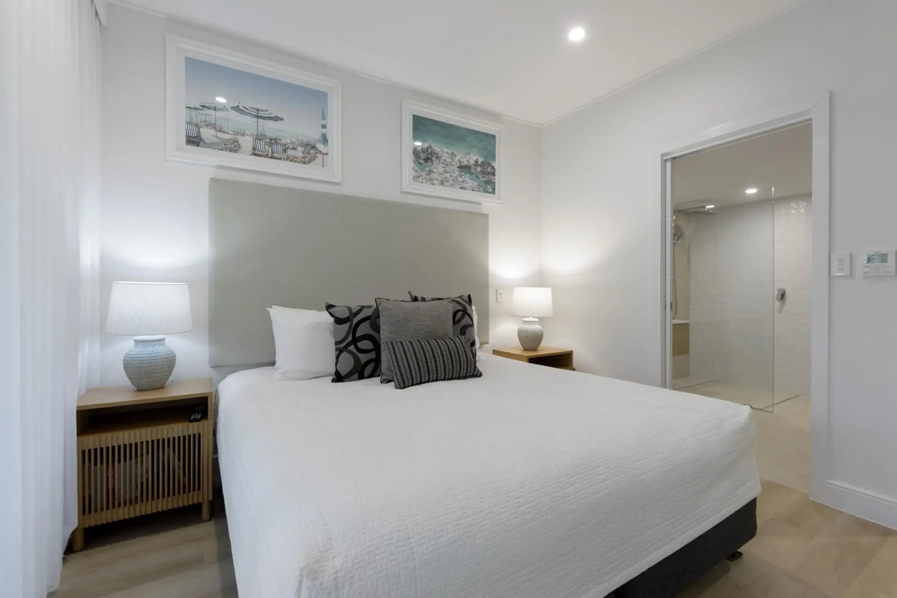 Bed in Mandalay Luxury Beachfront Apartments Bed in Mandalay Luxury Beachfront Apartments