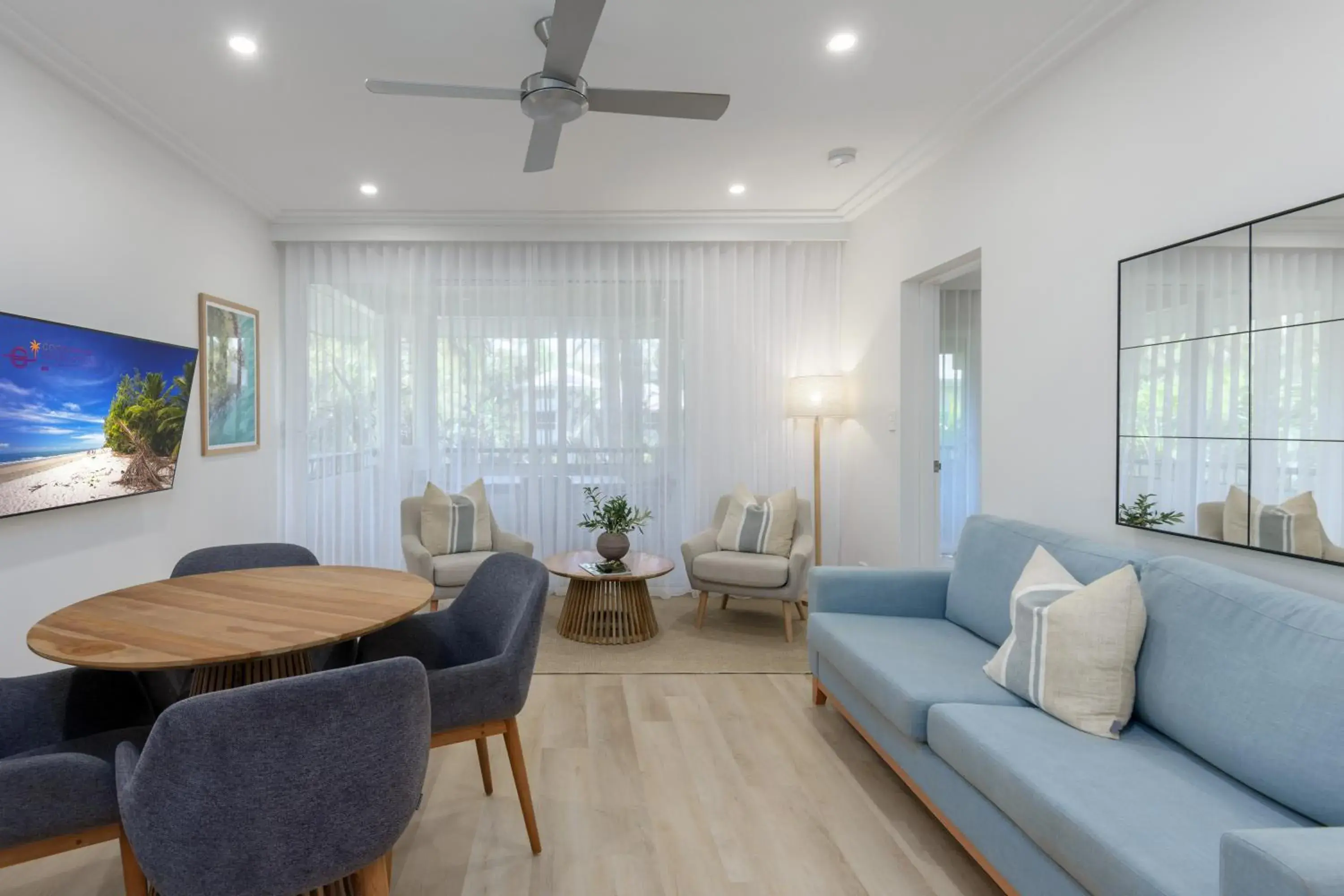 Living room in Mandalay Luxury Beachfront Apartments Living room in Mandalay Luxury Beachfront Apartments