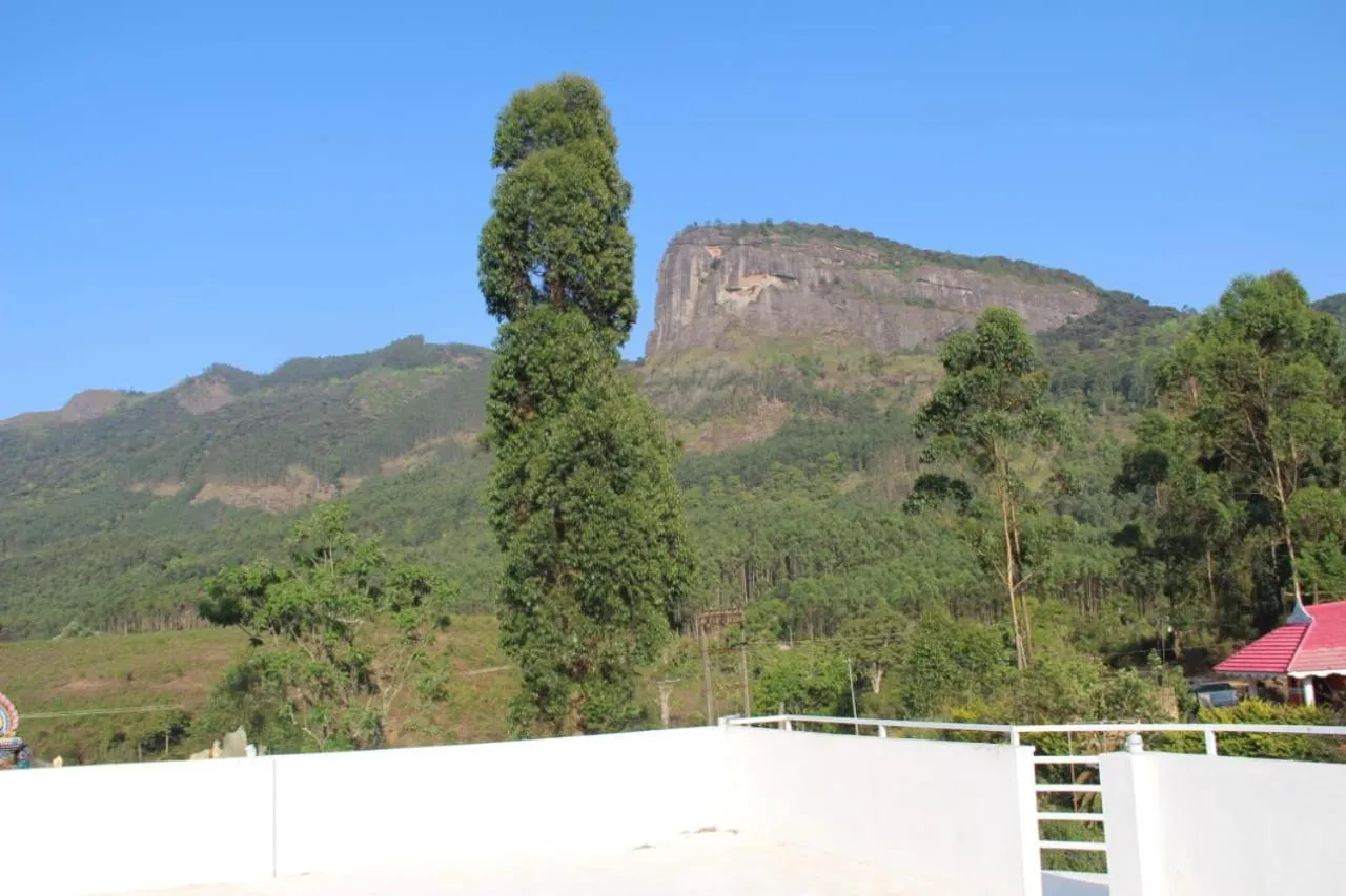 Kanthalloor Homestay Snow White Holiday Homes