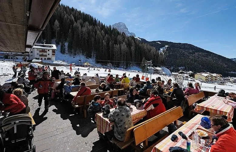 People in Hotel Alaska