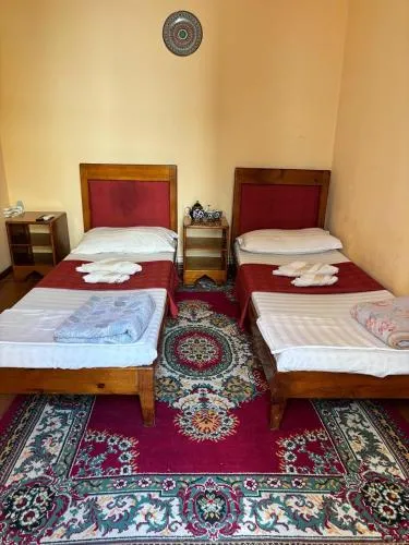 Amir-Yaxyo Hotel