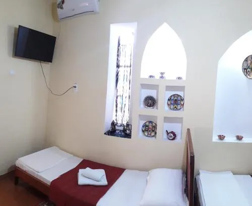 Amir-Yaxyo Hotel