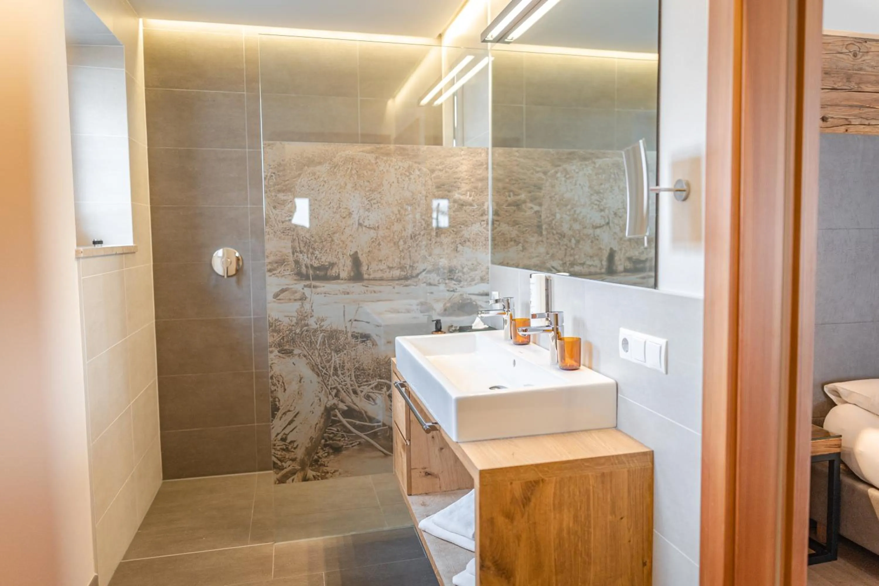 Bathroom in Maraias - Luxury Suites & Apartments