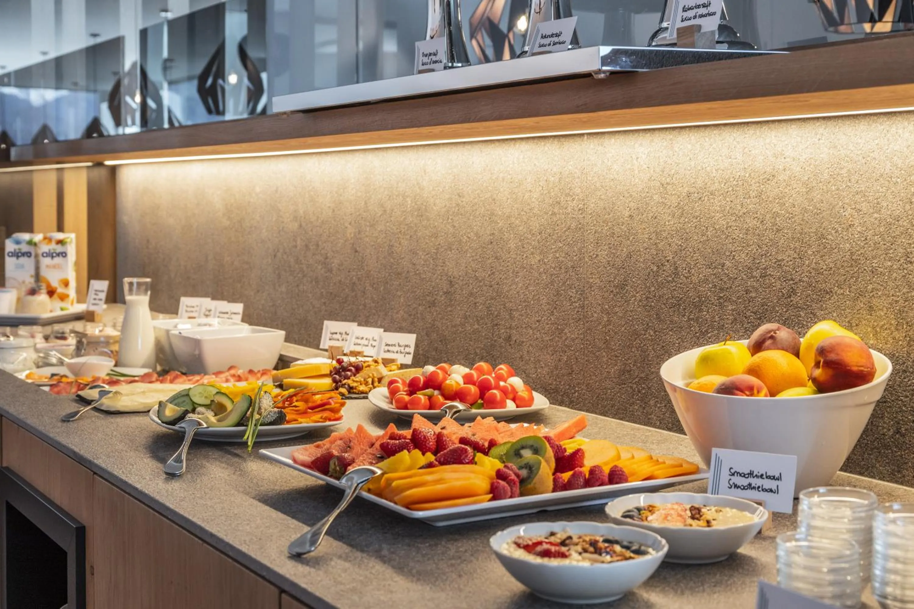 Food and drinks in Maraias - Luxury Suites & Apartments