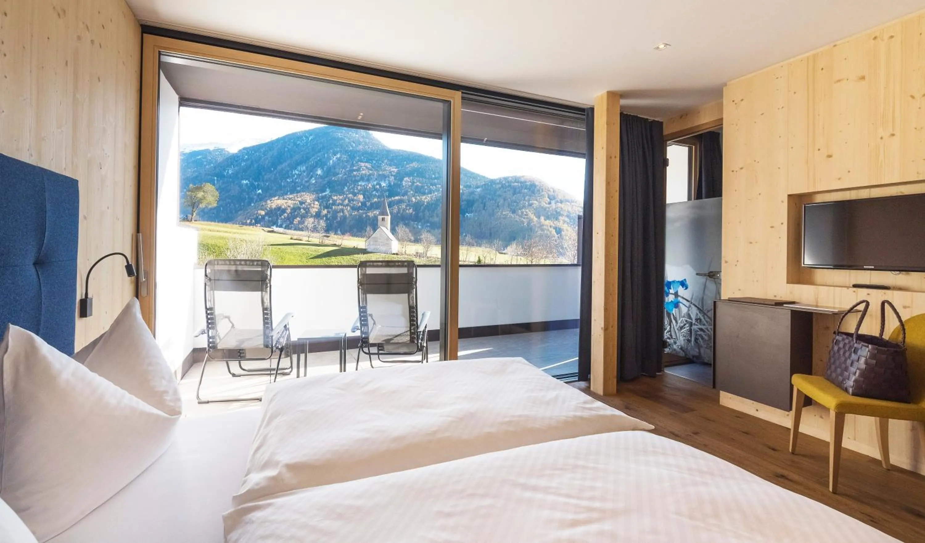 Photo of the whole room, Bed in Maraias - Luxury Suites & Apartments