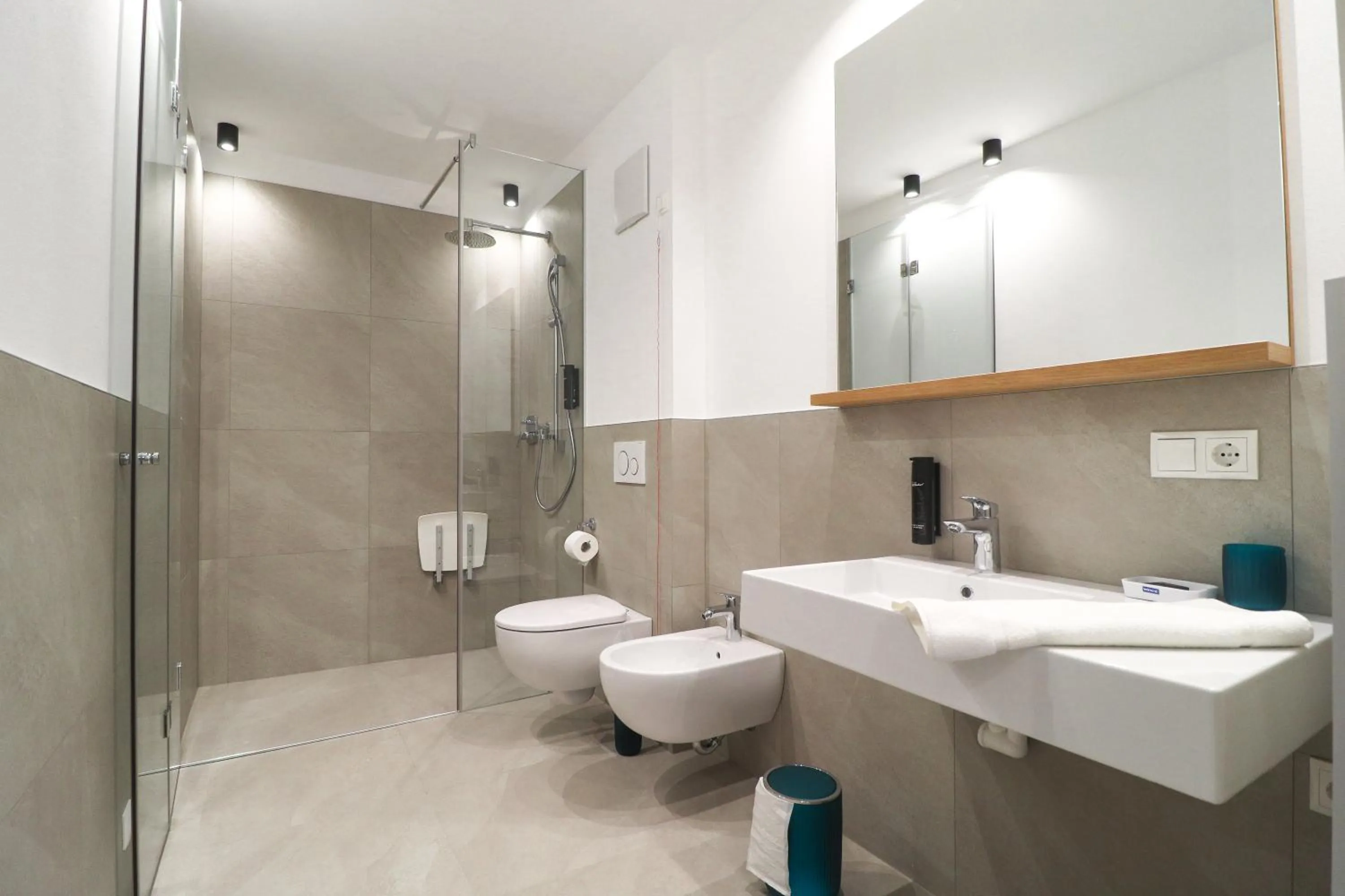 Shower in Residence Montani