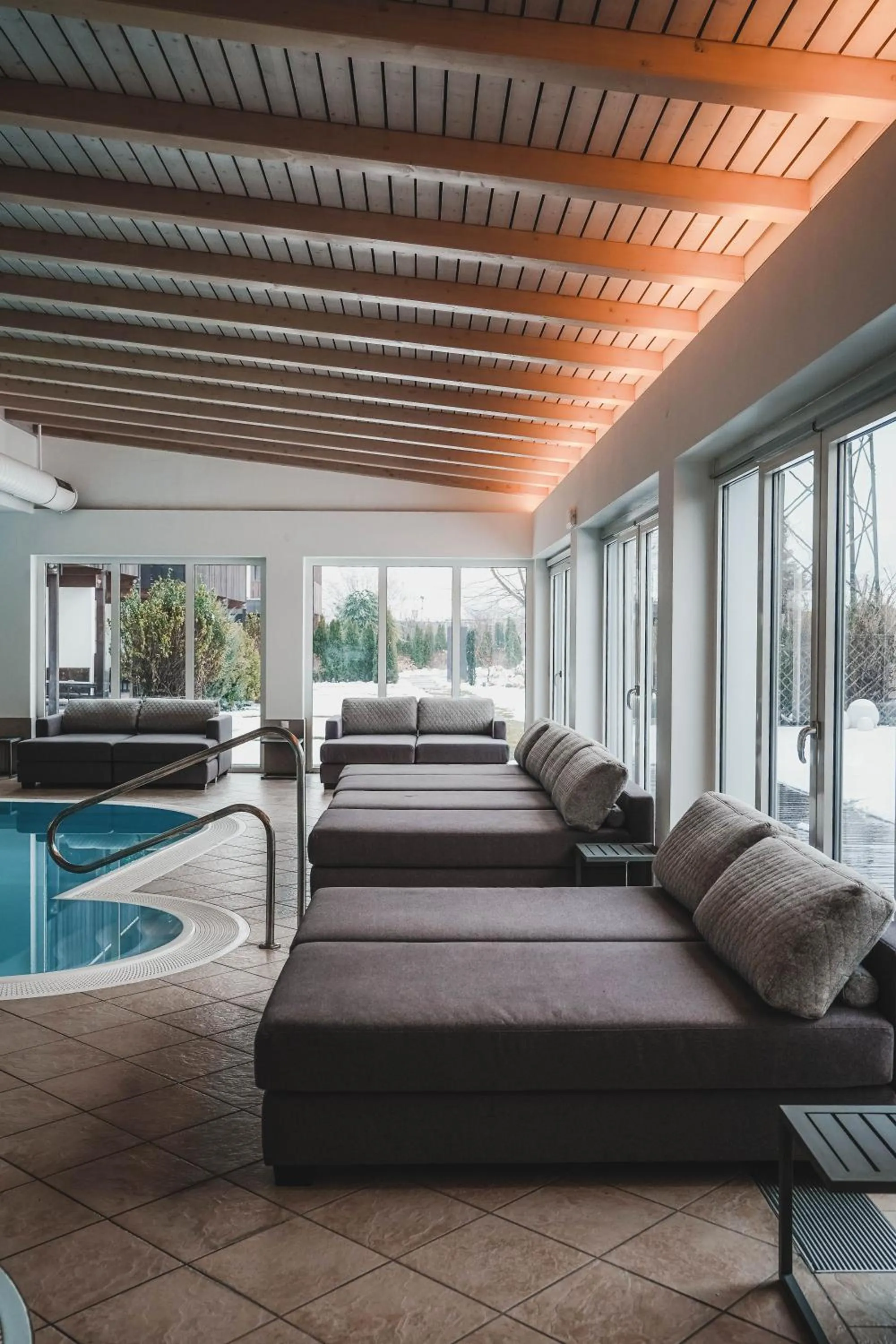 Pool view, Bed in Residence Montani