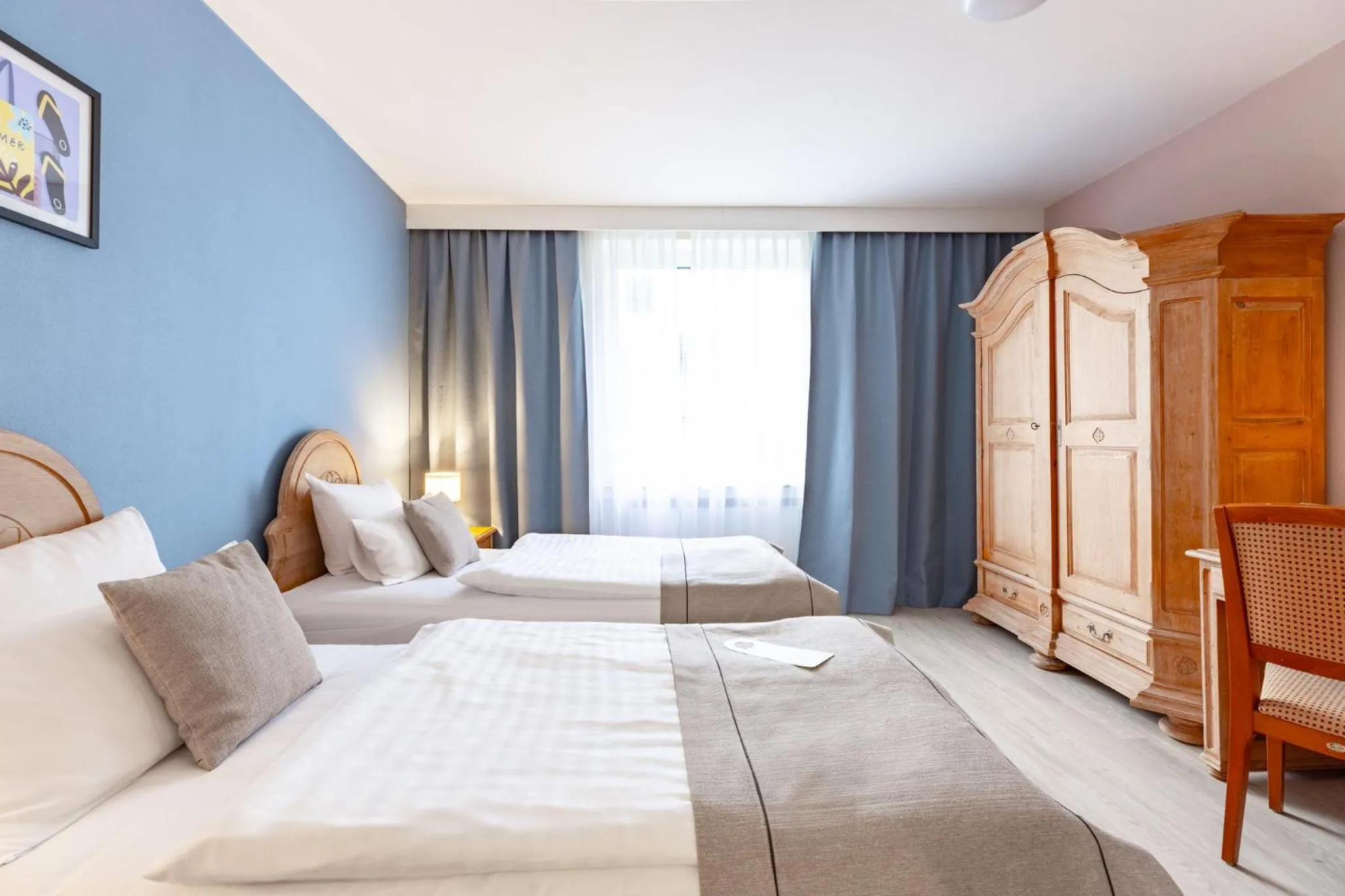 Photo of the whole room, Bed in Garner Hotel Dusseldorf - Main Station by IHG