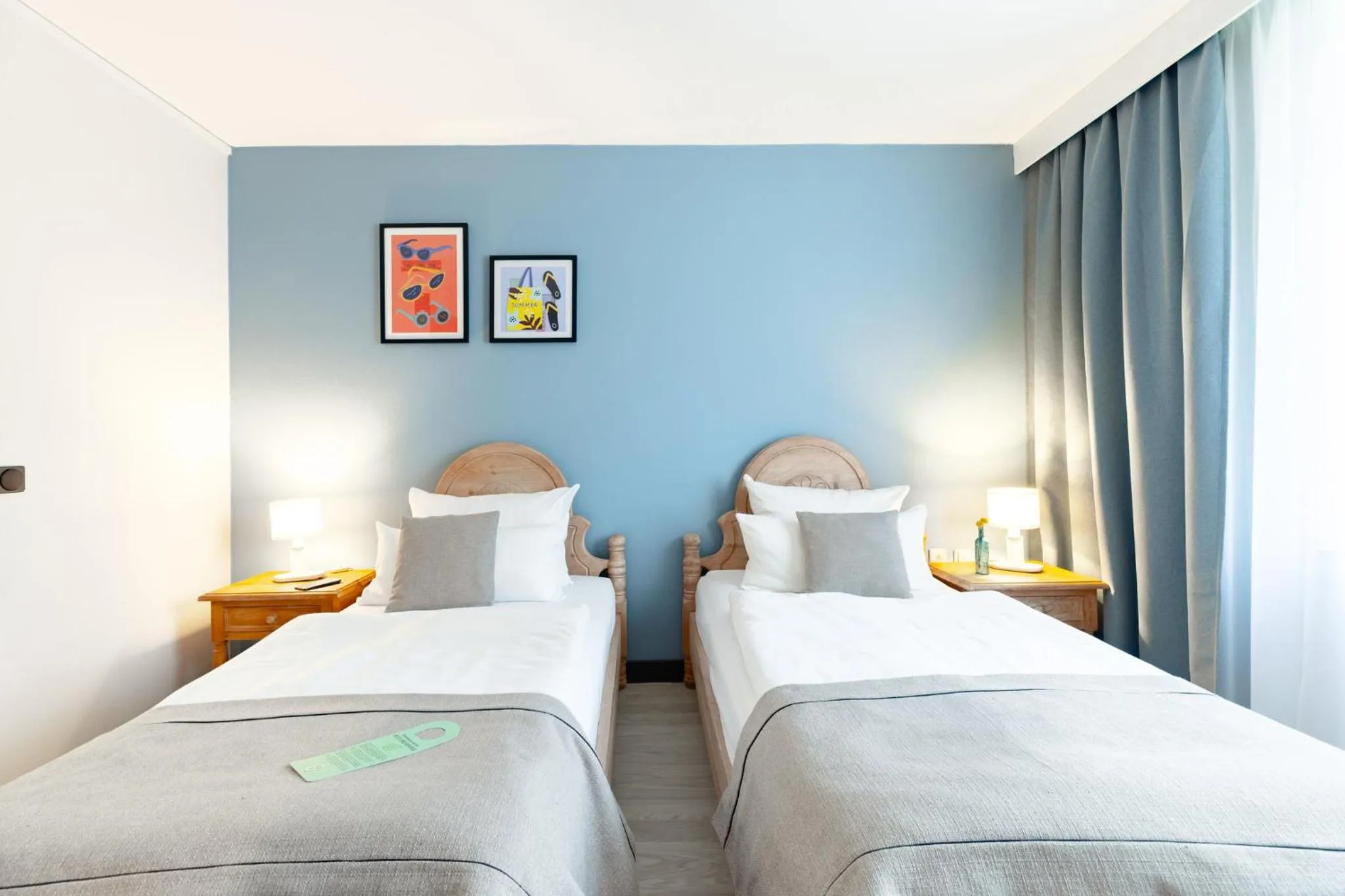 Photo of the whole room, Bed in Garner Hotel Dusseldorf - Main Station by IHG