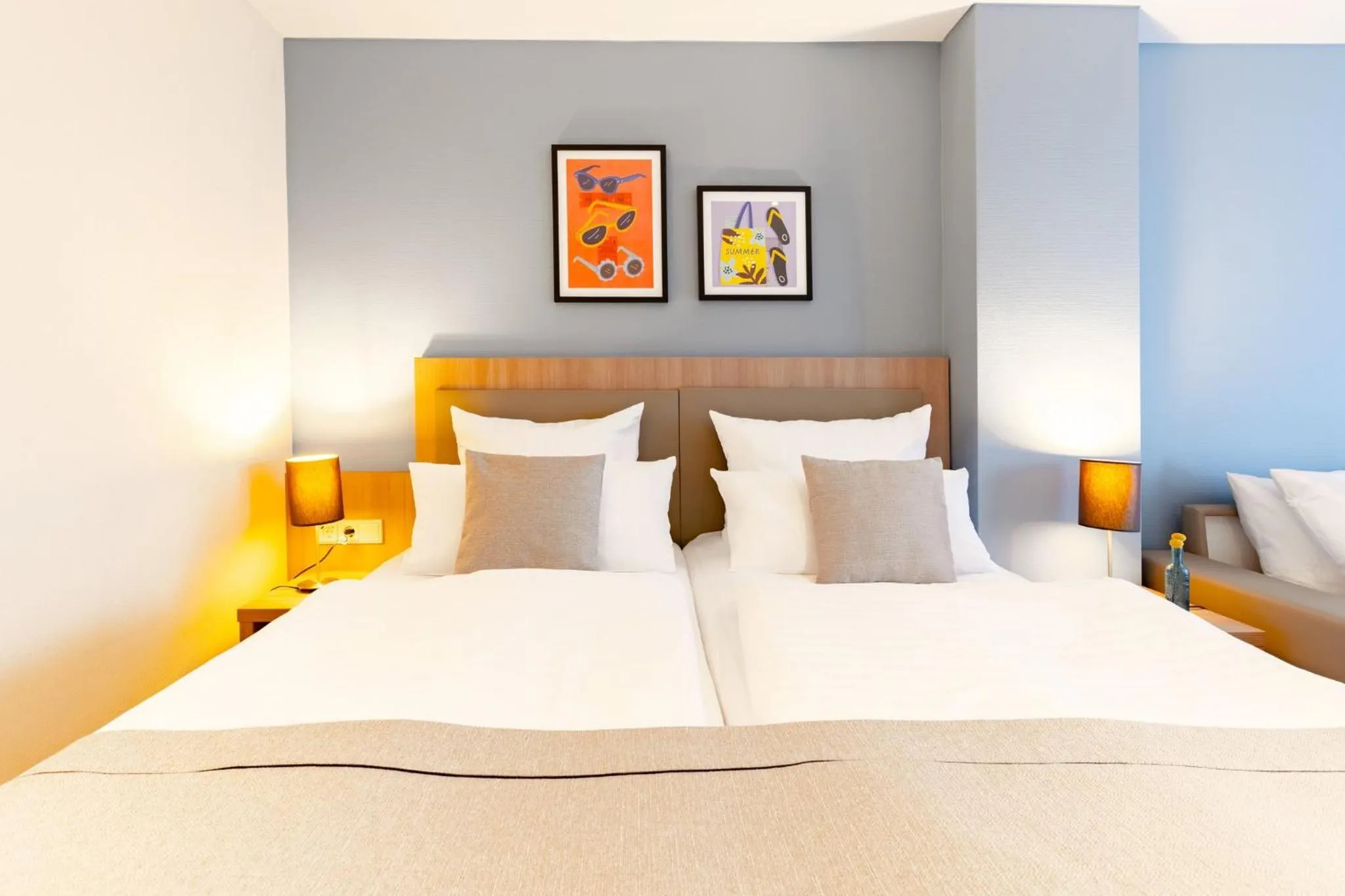 Photo of the whole room, Bed in Garner Hotel Dusseldorf - Main Station by IHG