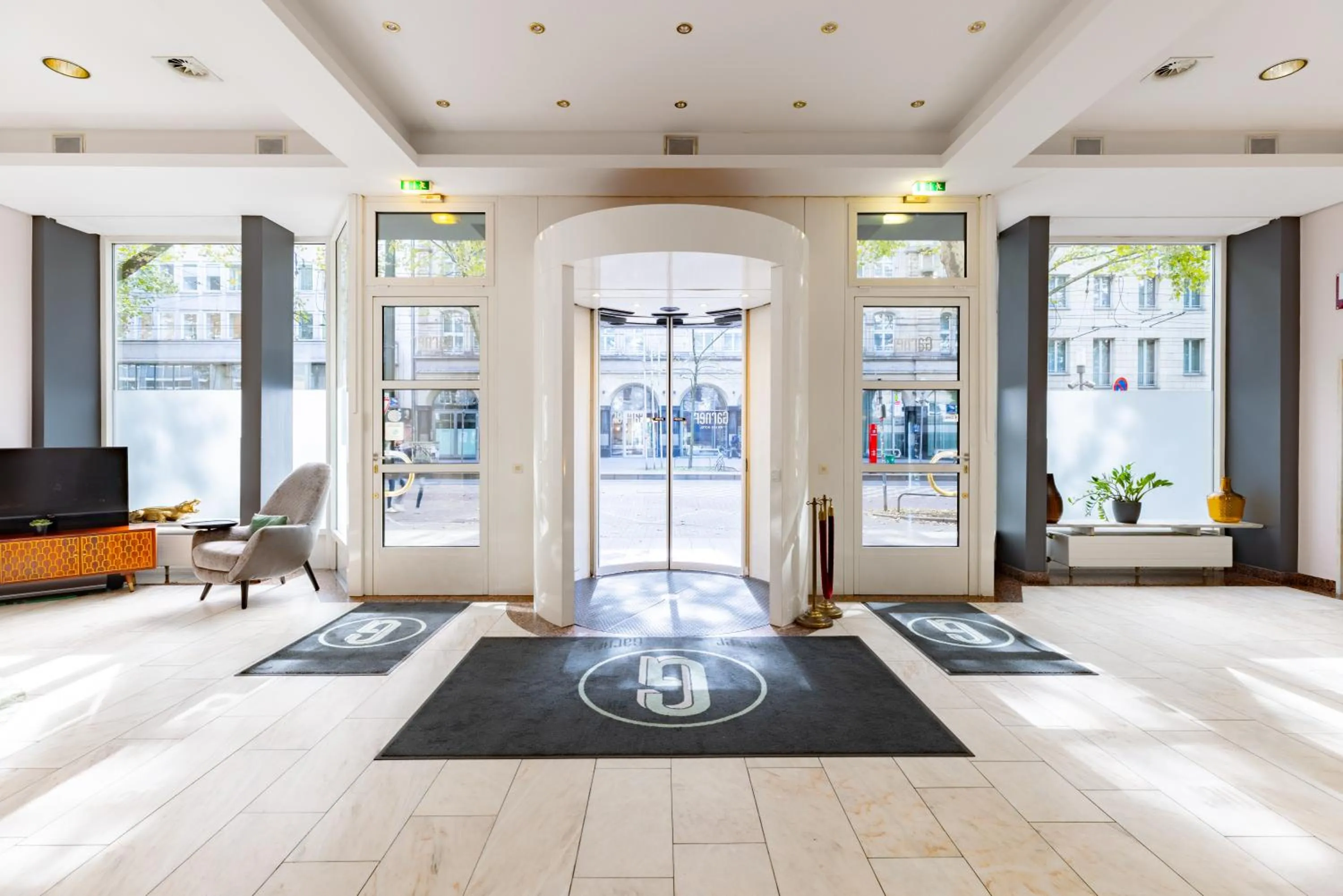 Lobby or reception in Garner Hotel Dusseldorf - Main Station by IHG
