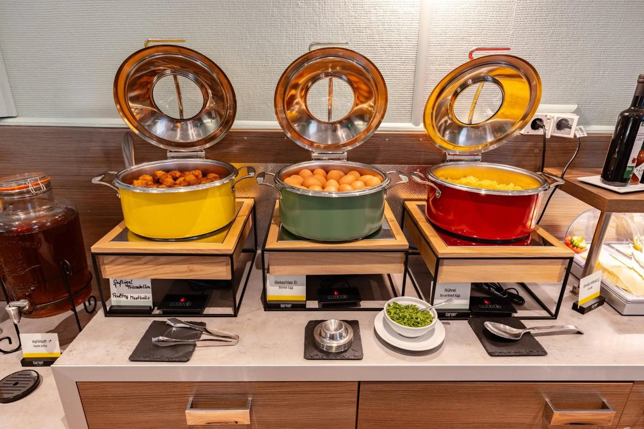 Breakfast in Garner Hotel Dusseldorf - Main Station by IHG