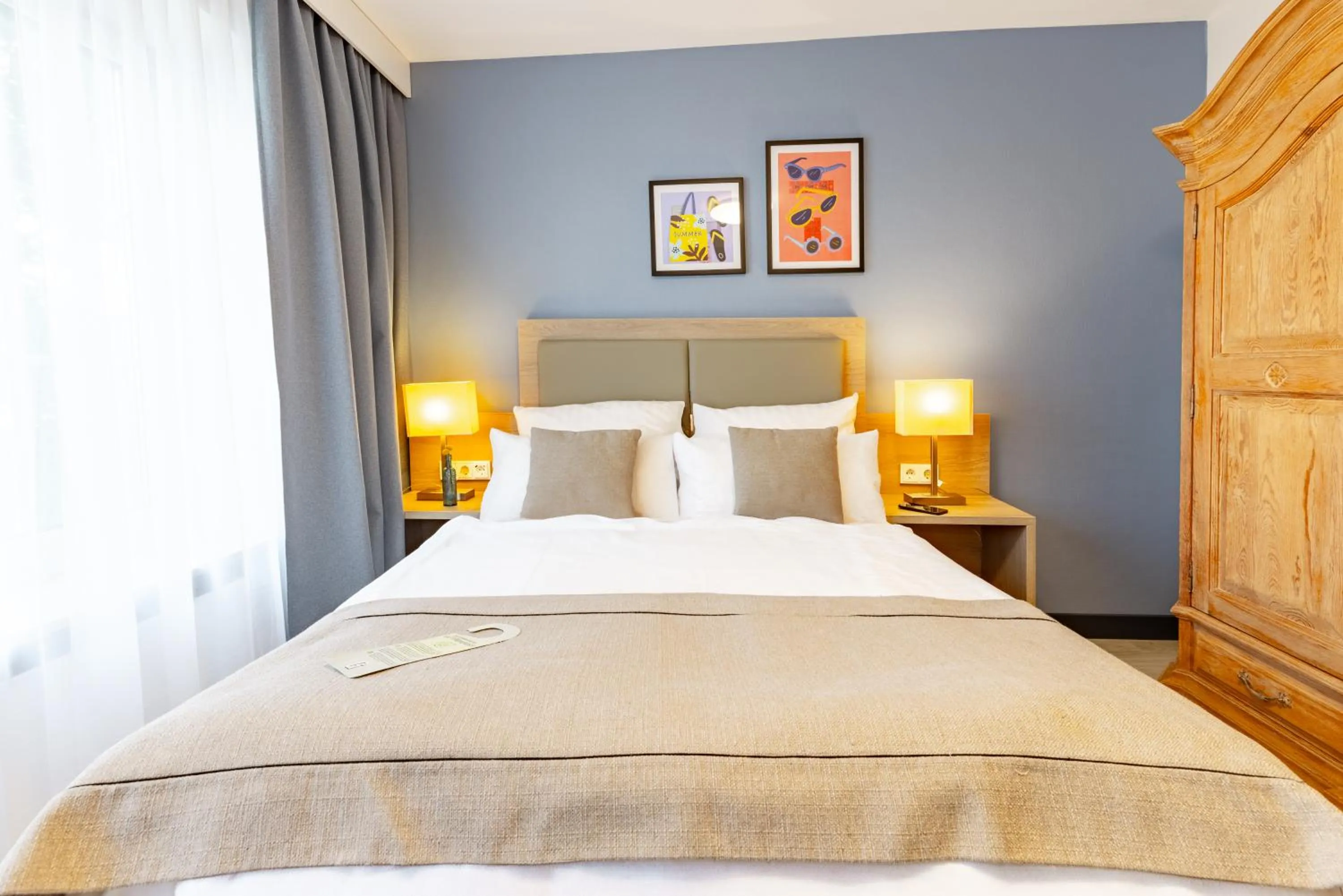 Bed in Garner Hotel Dusseldorf - Main Station by IHG