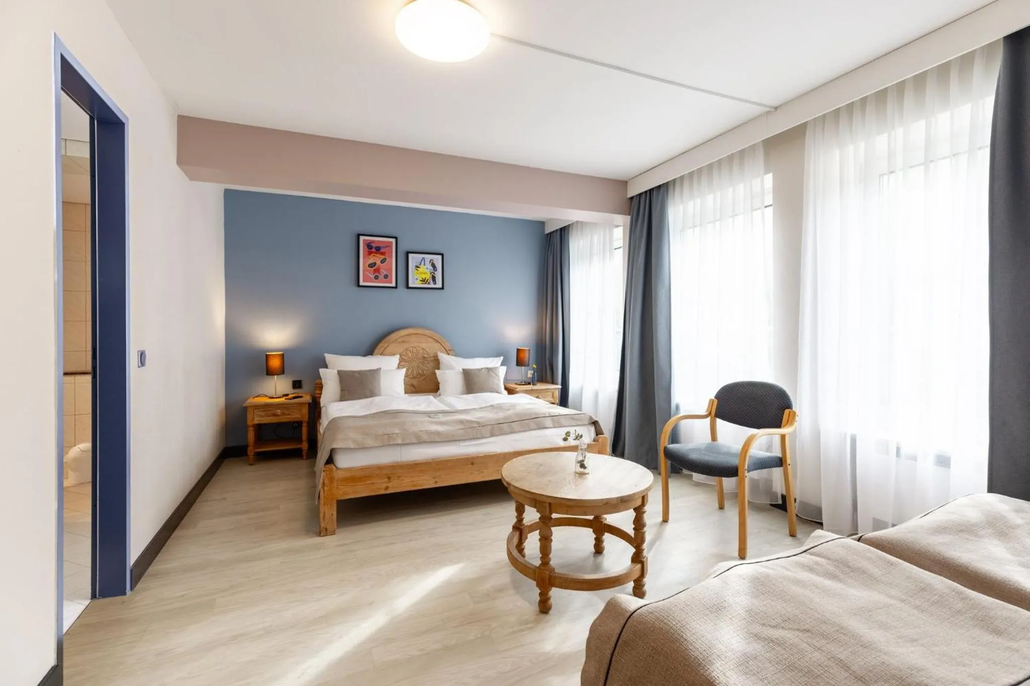 Photo of the whole room, Bed in Garner Hotel Dusseldorf - Main Station by IHG