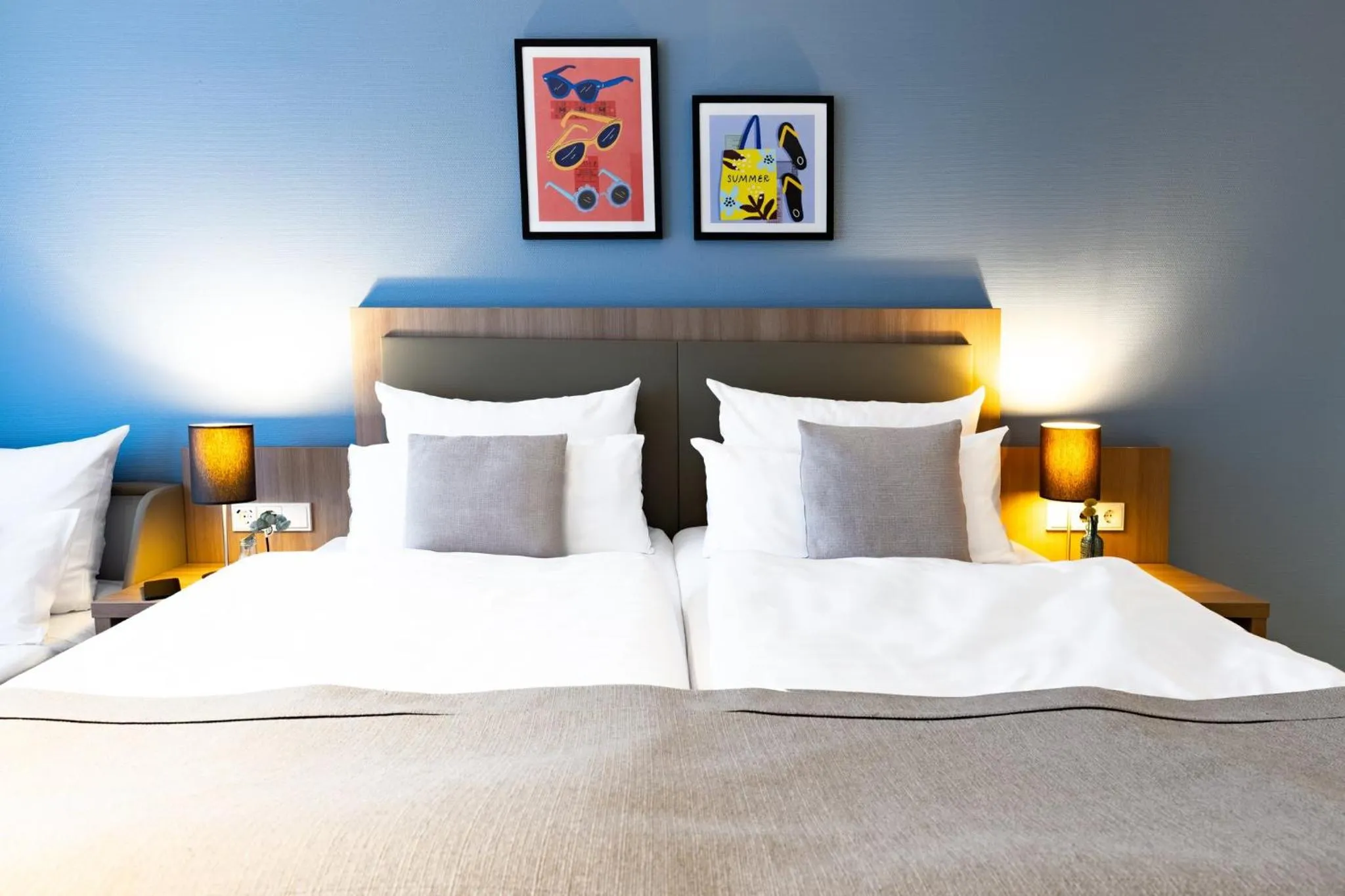 Photo of the whole room, Bed in Garner Hotel Dusseldorf - Main Station by IHG