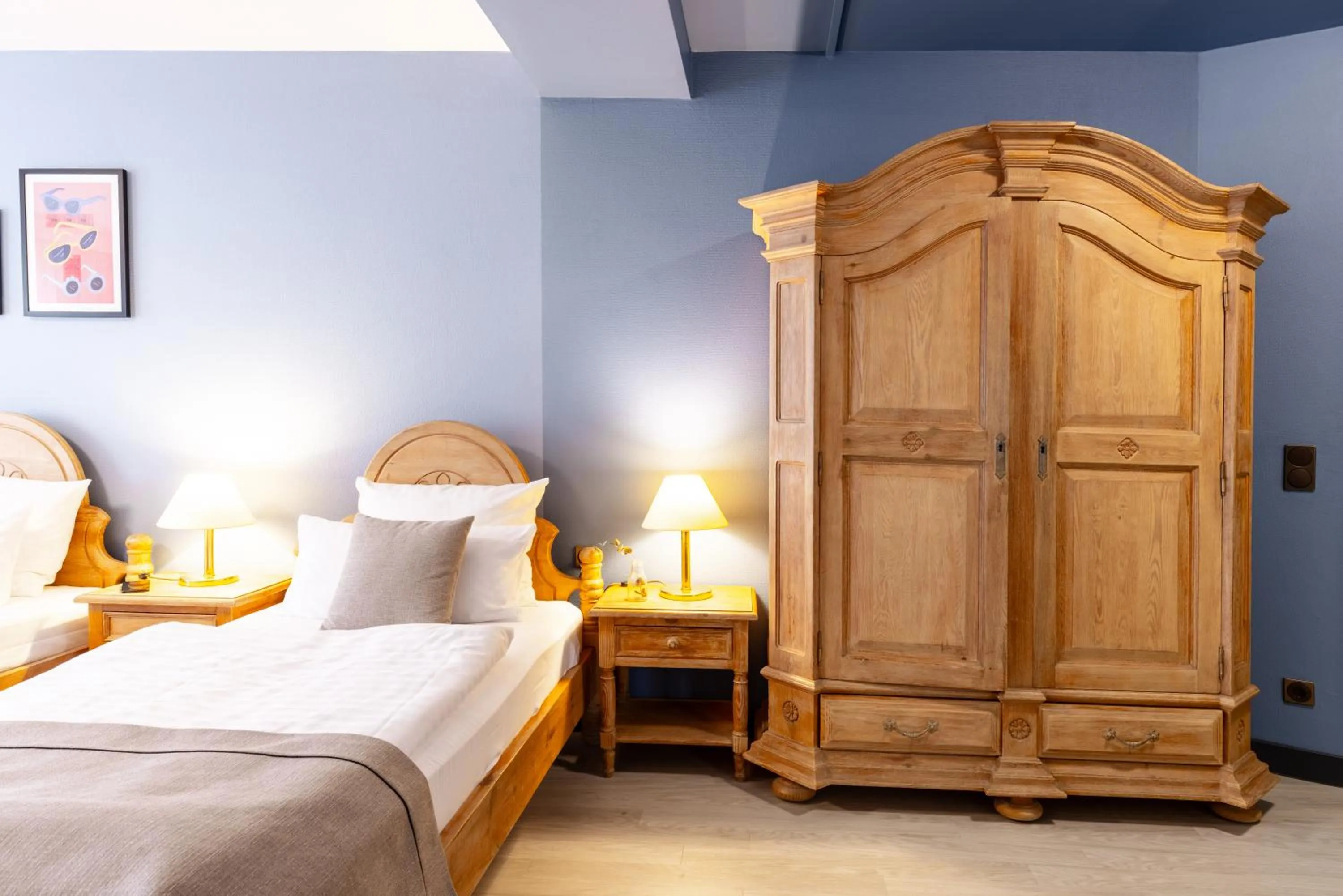 Bed in Garner Hotel Dusseldorf - Main Station by IHG