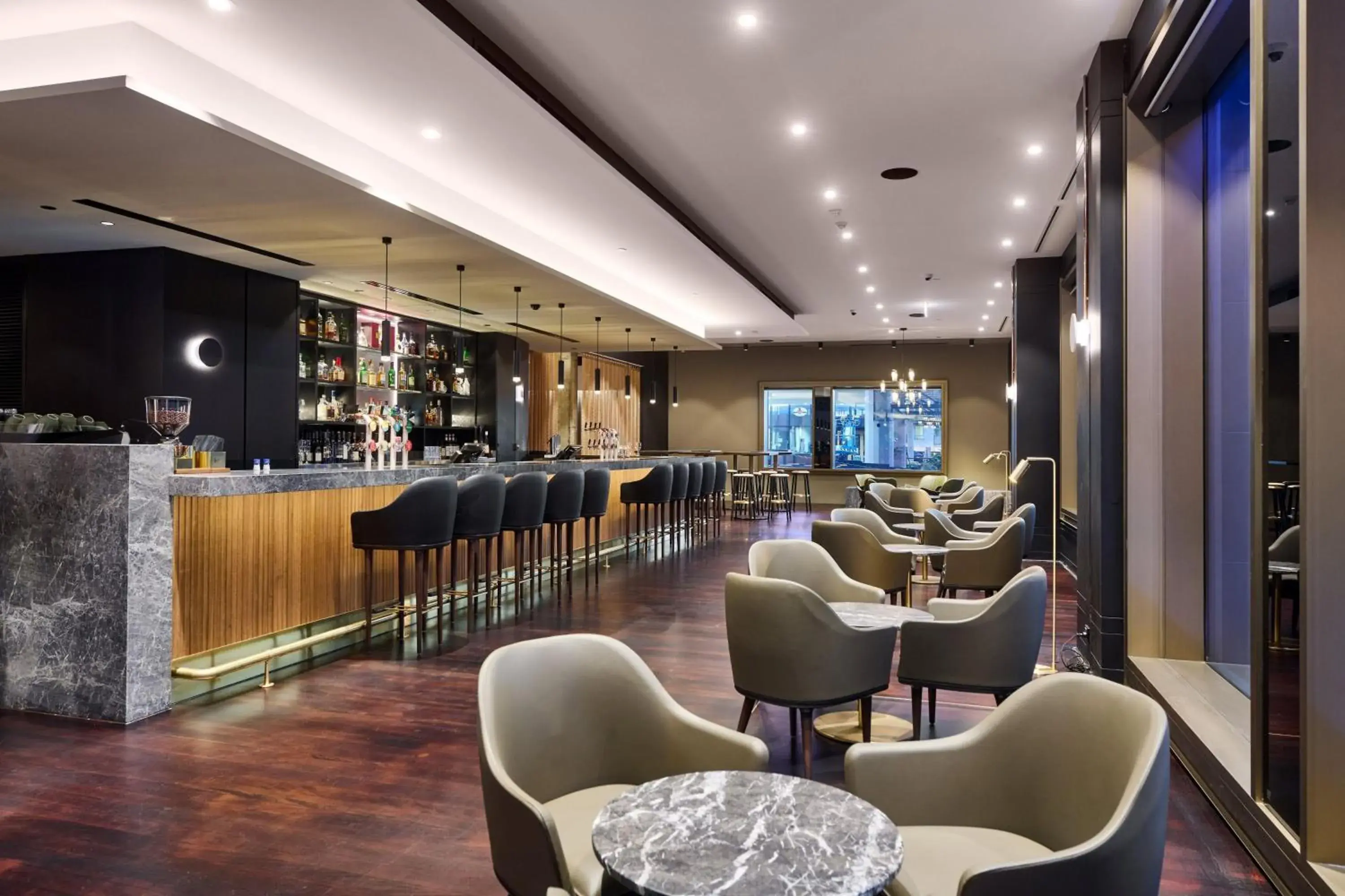 Lounge or bar in Parmelia Hilton Perth Lounge or bar in Parmelia Hilton Perth