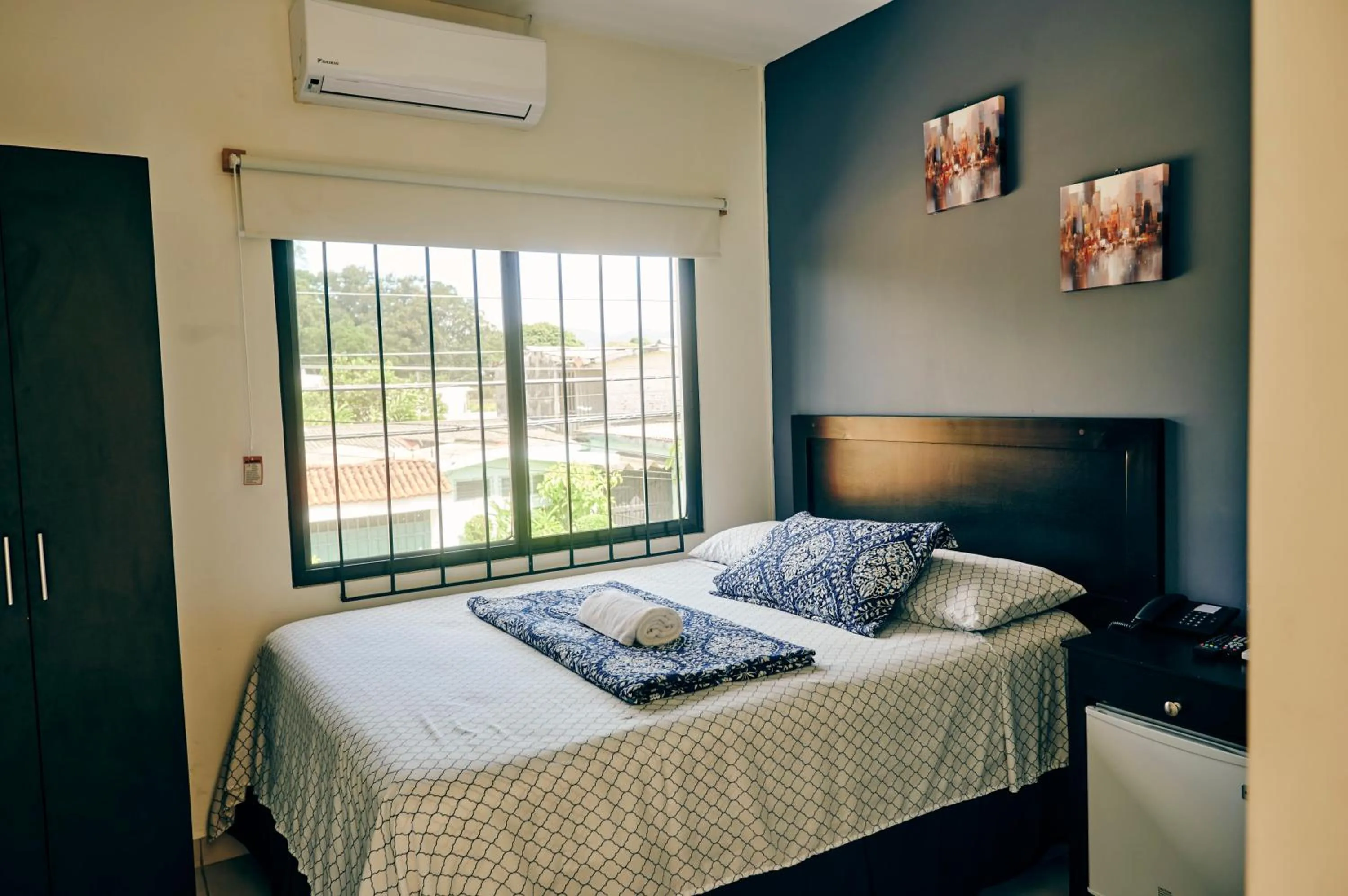 Photo of the whole room, Bed in Hotel Tazumal House