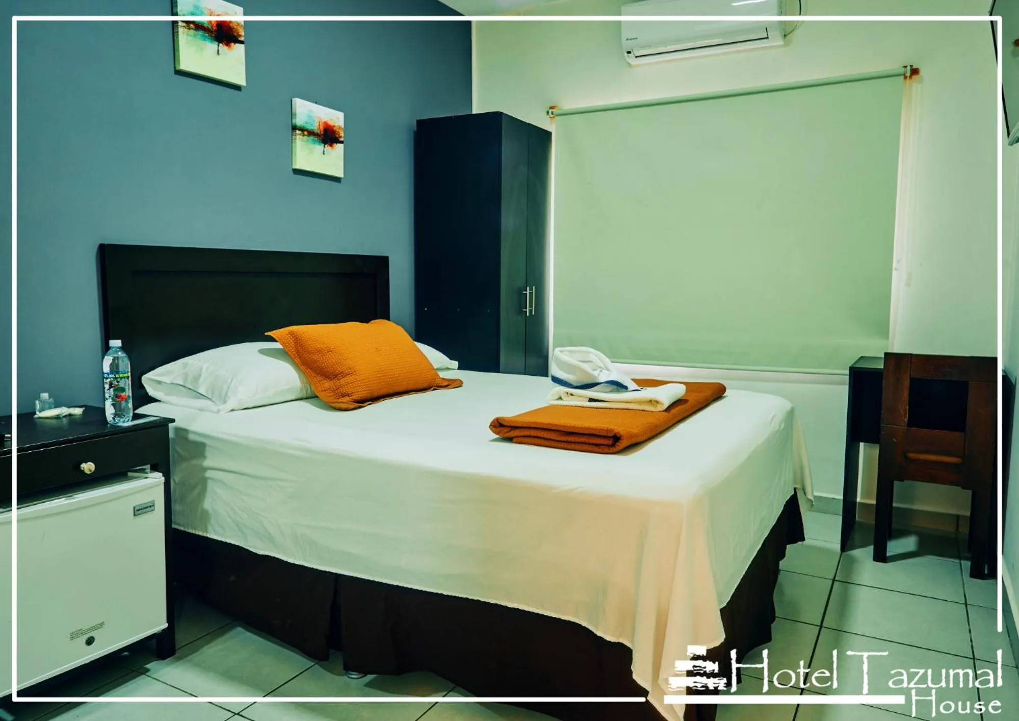 Photo of the whole room, Bed in Hotel Tazumal House