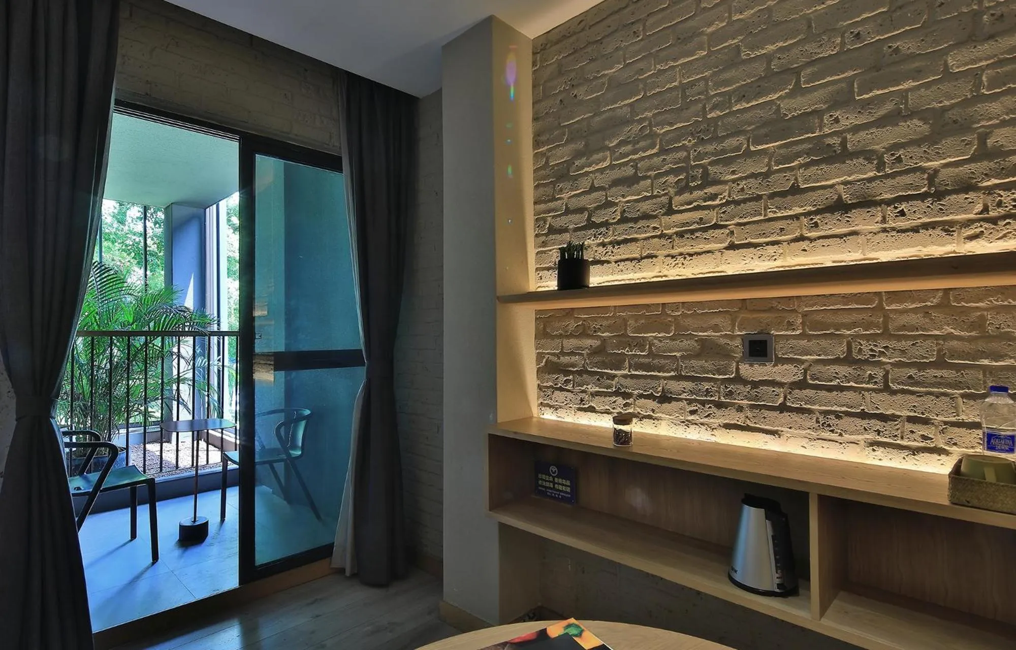 Balcony/Terrace in EBO Hotel Hangzhou Wulin - 5 mins drive to the West Lake