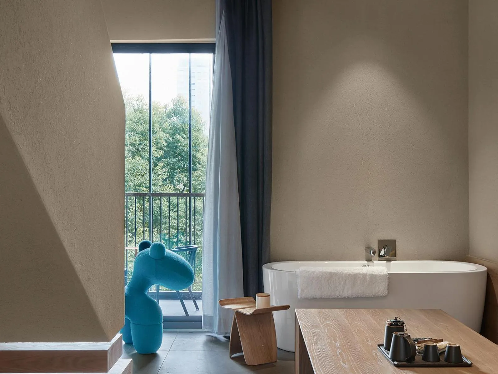 Living room in EBO Hotel Hangzhou Wulin - 5 mins drive to the West Lake