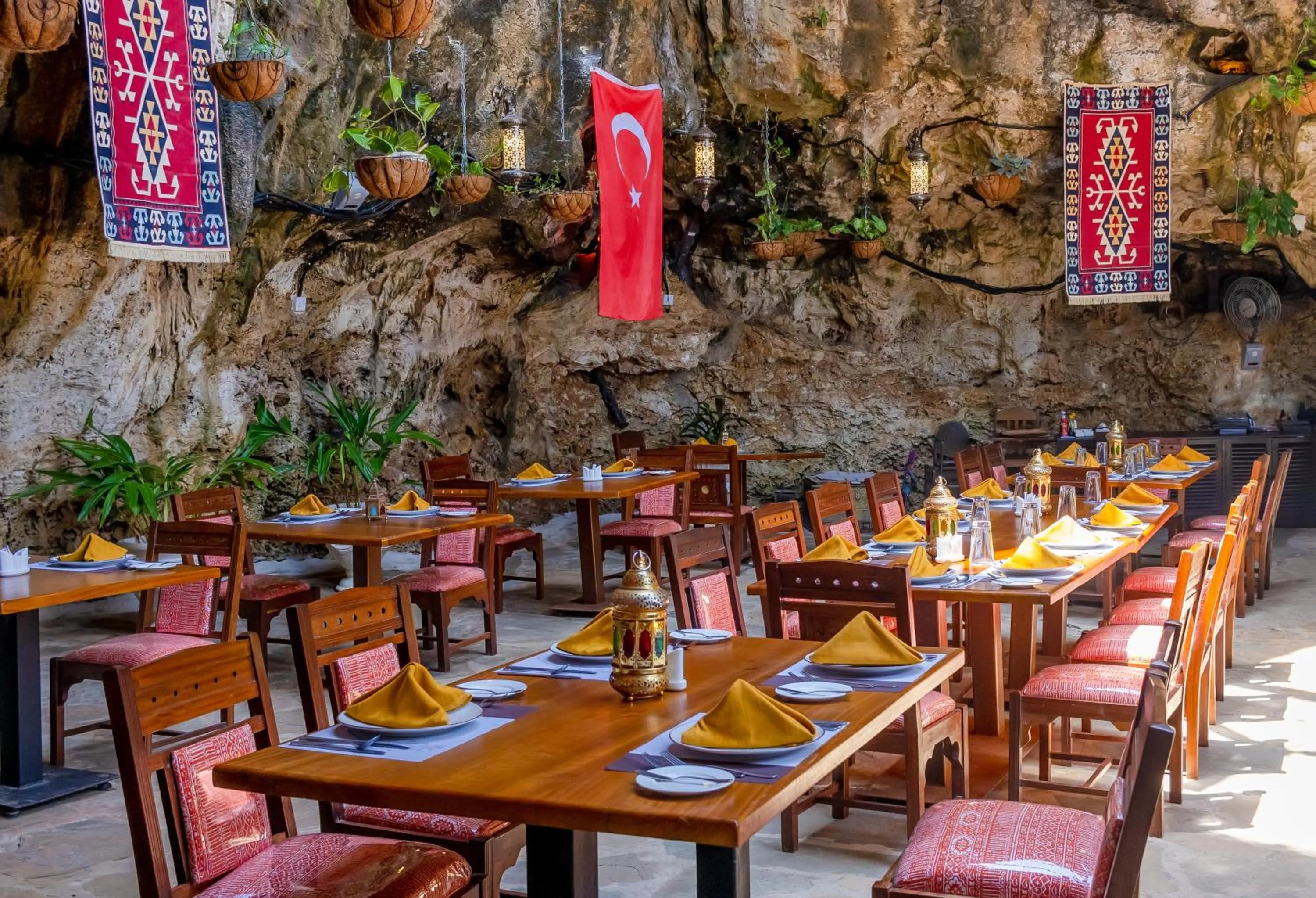 Restaurant/places to eat in PrideInn Flamingo Beach Resort & Spa Mombasa